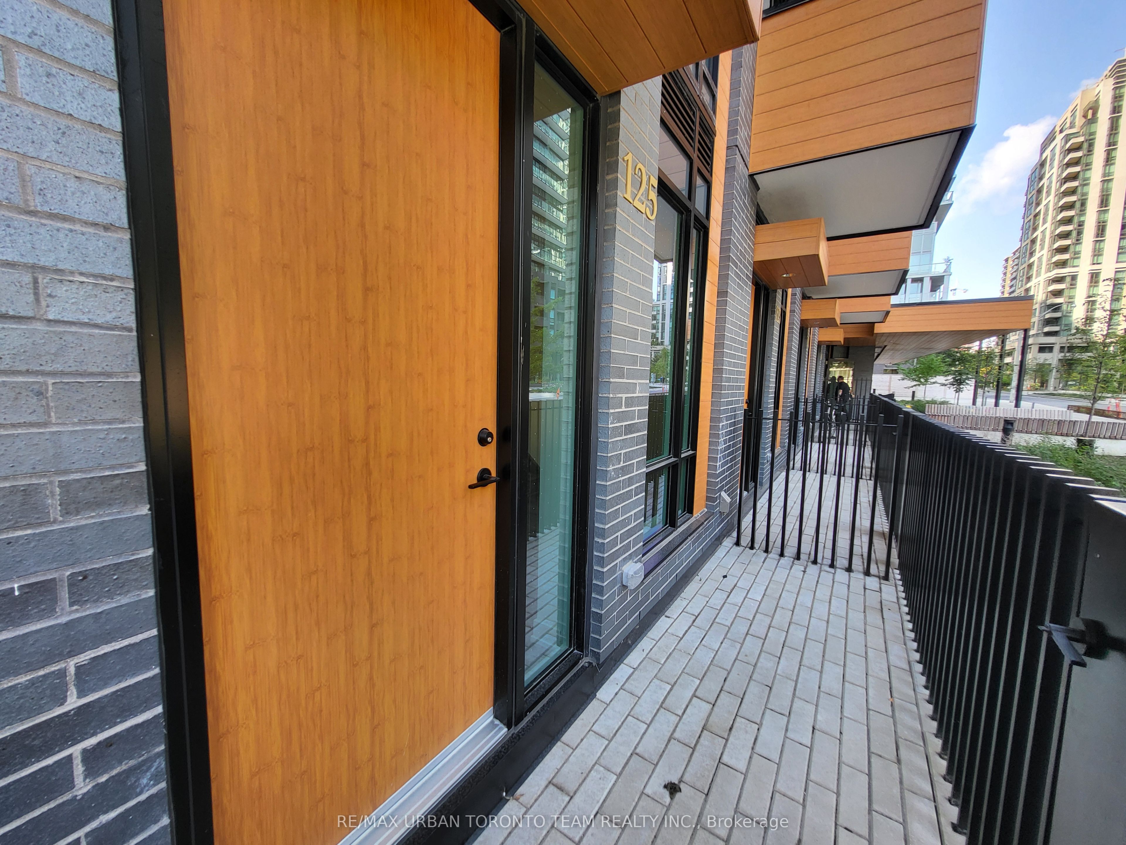 117 broadway Avenue Th125, Toronto, ON M4P 1V3 photo 2
