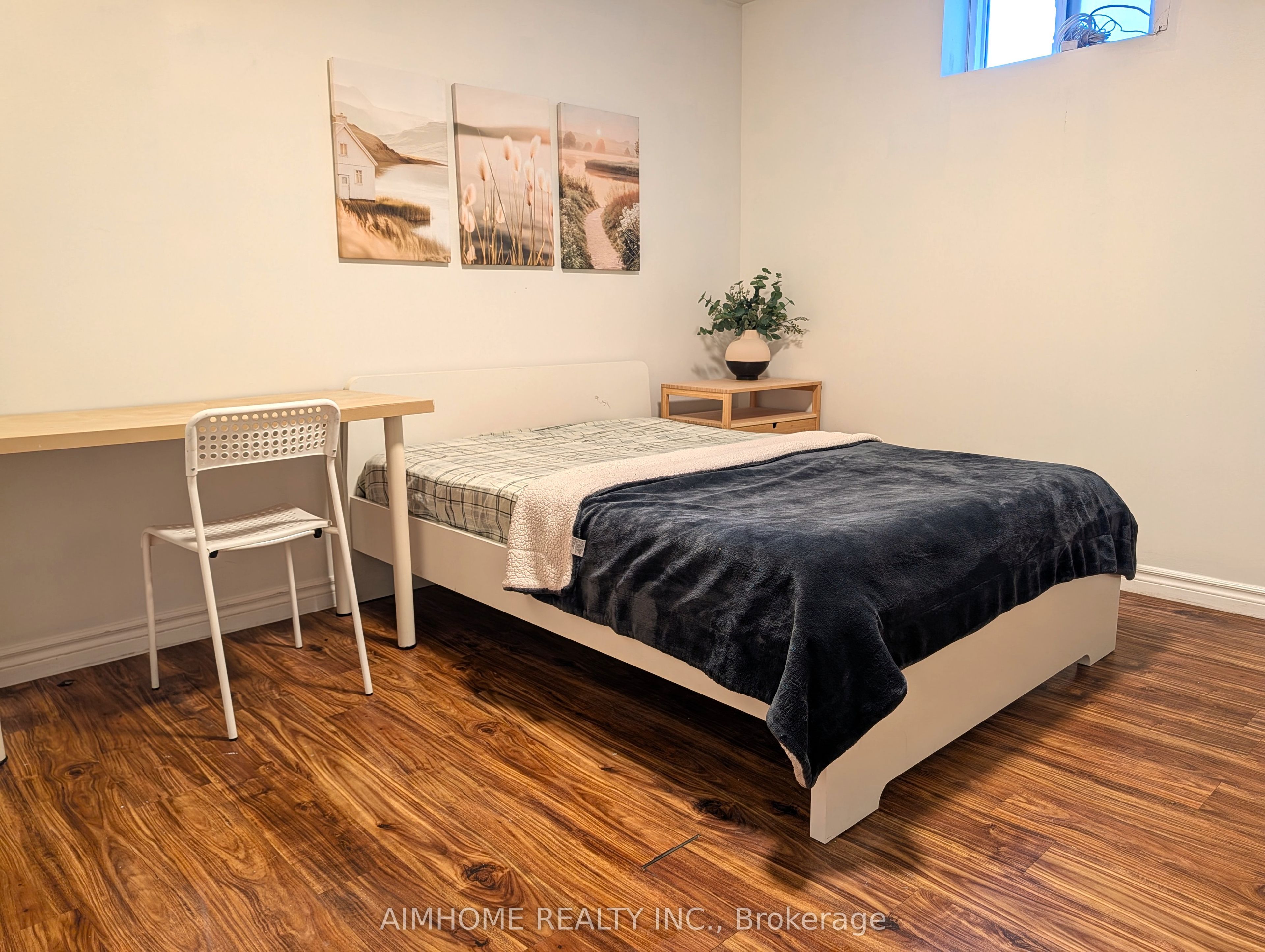 907 College Street B1, Toronto, ON M6H 1A1