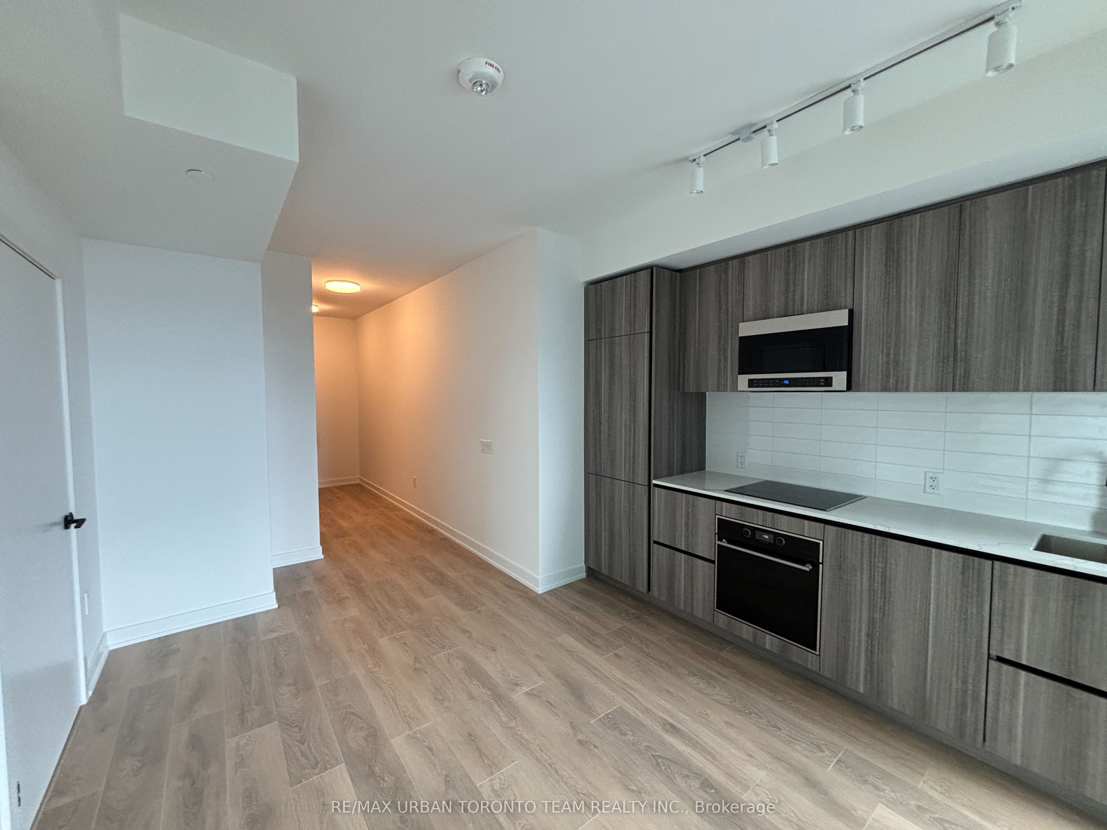 117 Broadway Avenue 3012, Toronto, ON M4P 1V3 photo 2