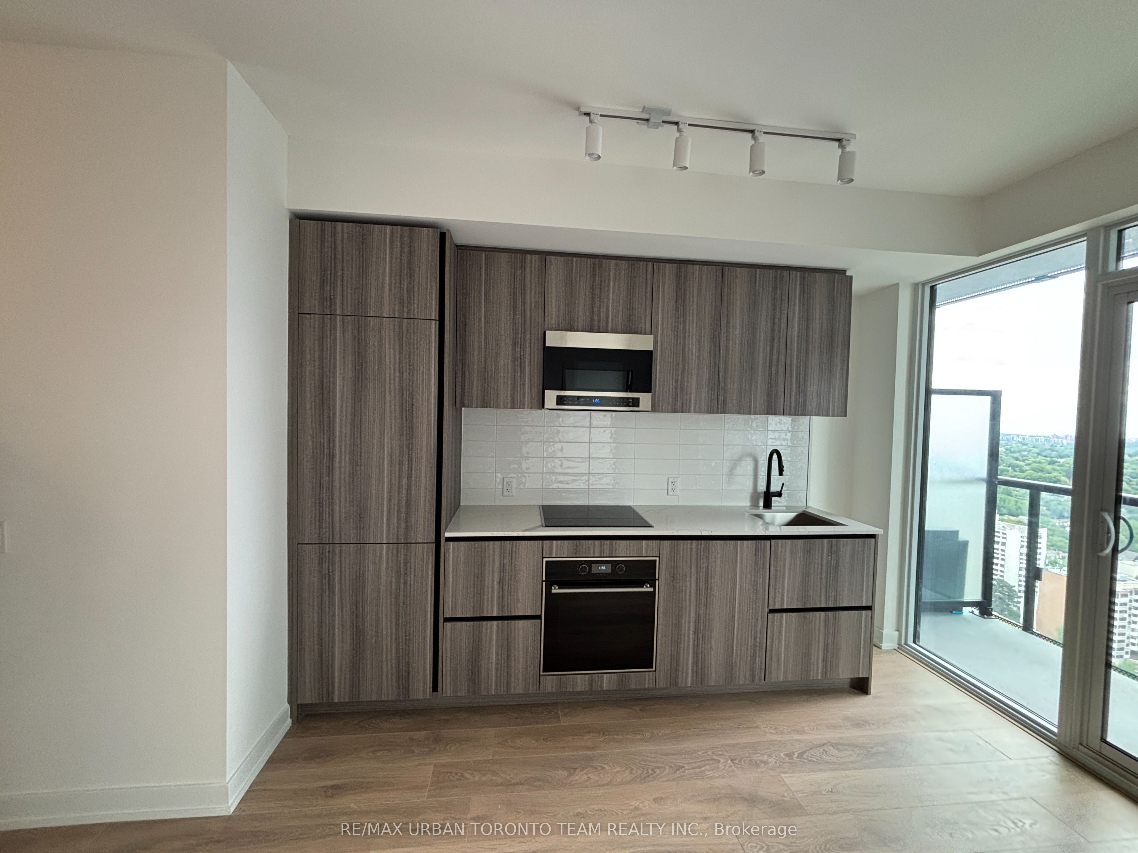 117 Broadway Avenue 3012, Toronto, ON M4P 1V3 photo 3