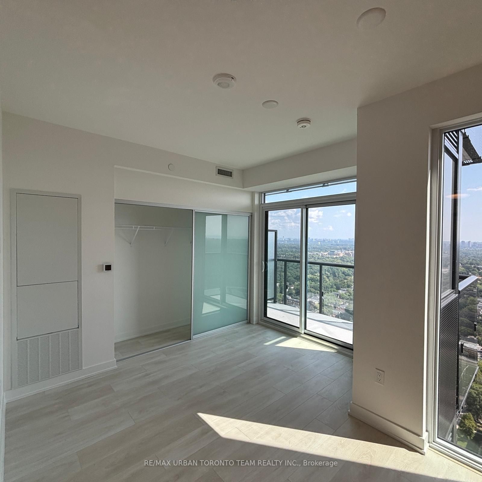 117 Broadway Avenue 3610, Toronto, ON M4P 1V3 photo 3
