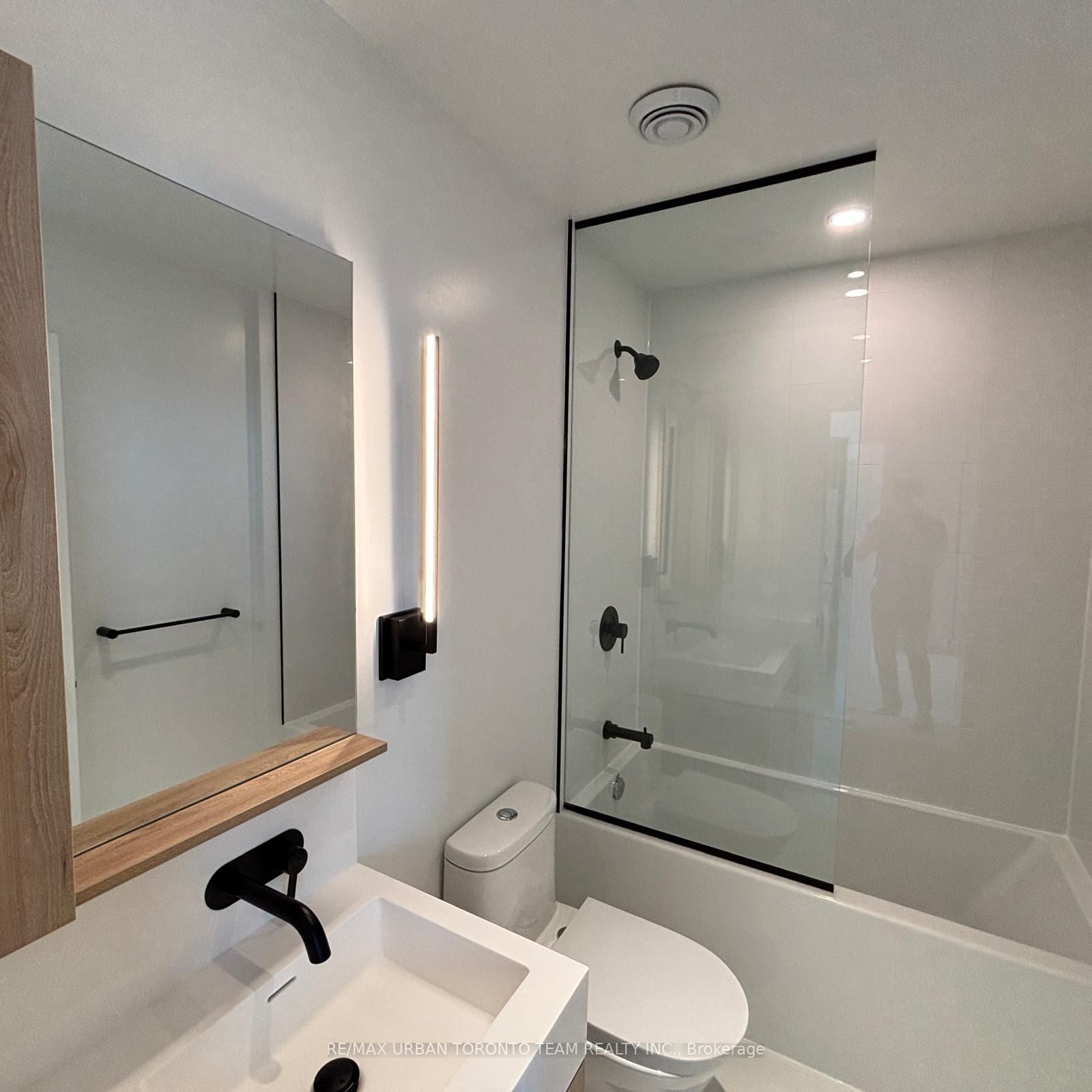 117 Broadway Avenue 3610, Toronto, ON M4P 1V3 photo 4