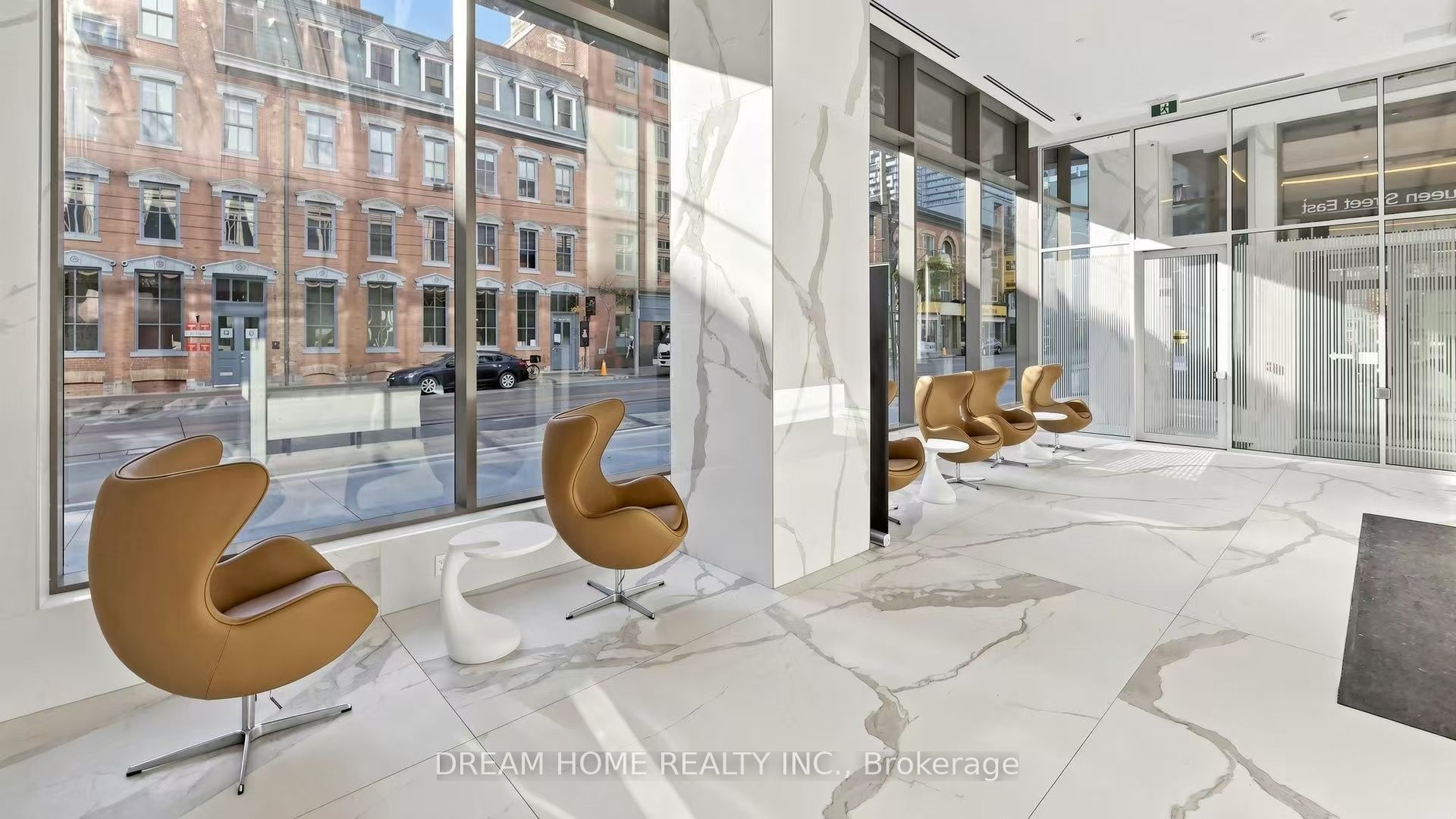 88 Queen Street E 4303, Toronto, ON M5C 0B6 photo 2