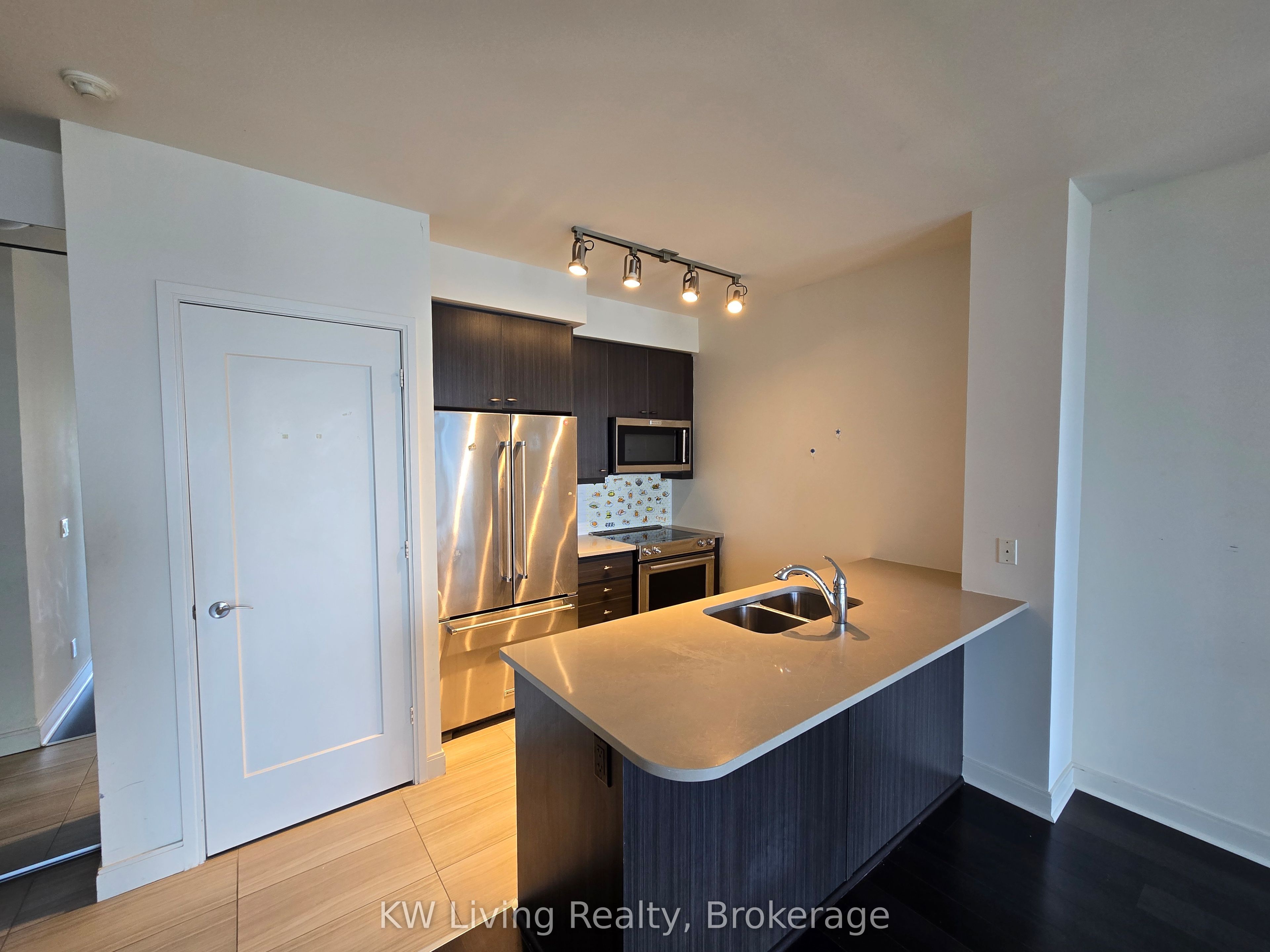 825 Church Street 2801, Toronto, ON M4W 3Z4 photo 5