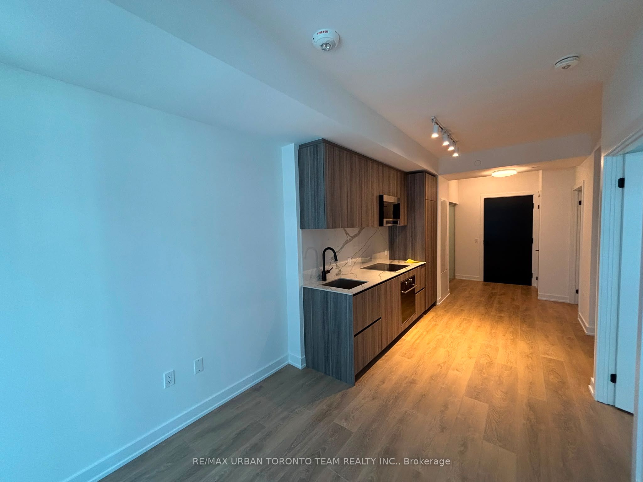 127 Broadway Avenue 3008, Toronto, ON M4P 1V4 photo 3