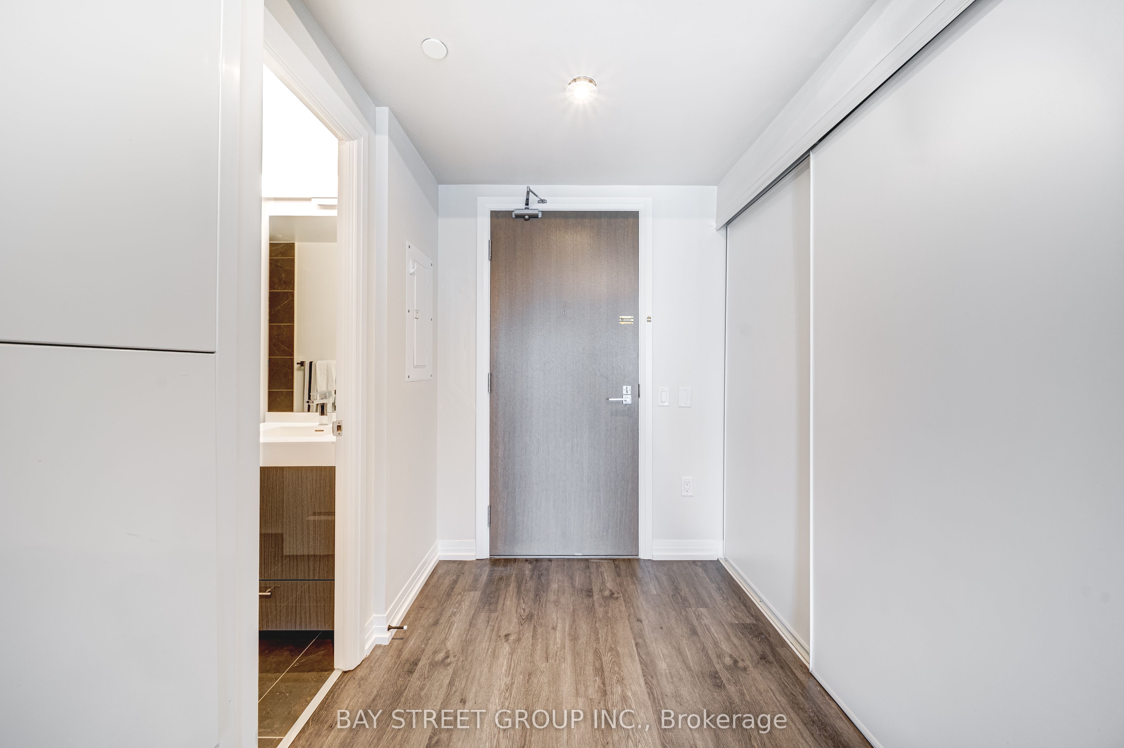 251 Jarvis Street 3809, Toronto, ON M5B 0C3 photo 3