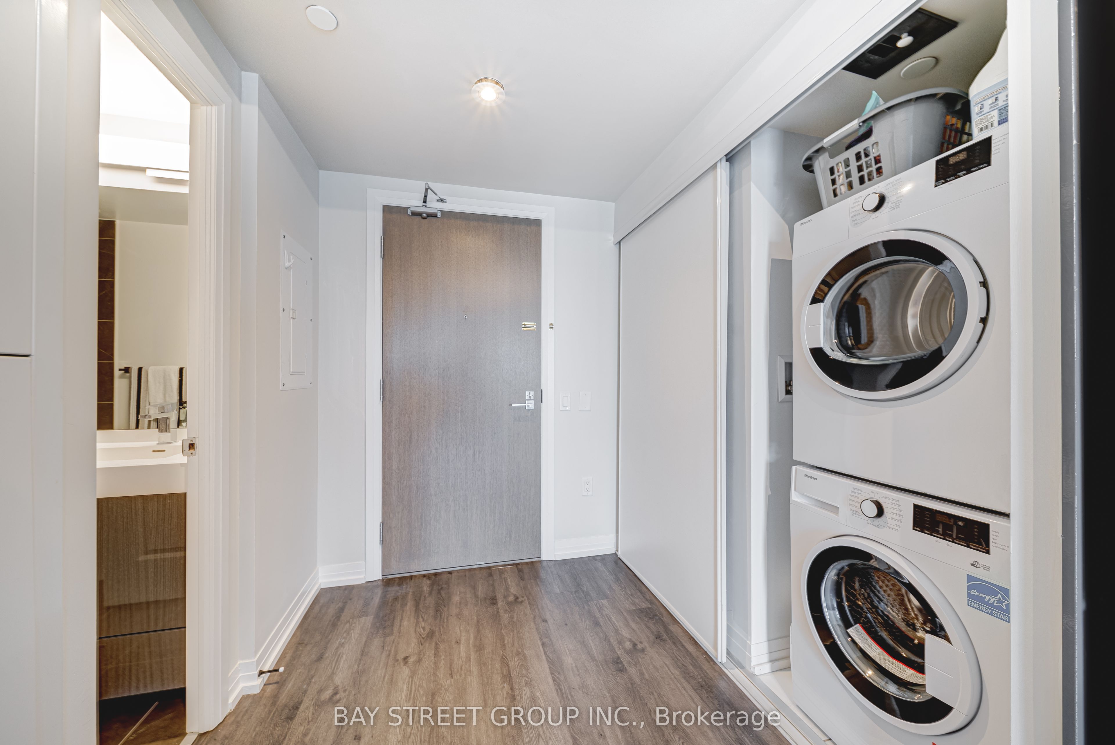 251 Jarvis Street 3809, Toronto, ON M5B 0C3 photo 4