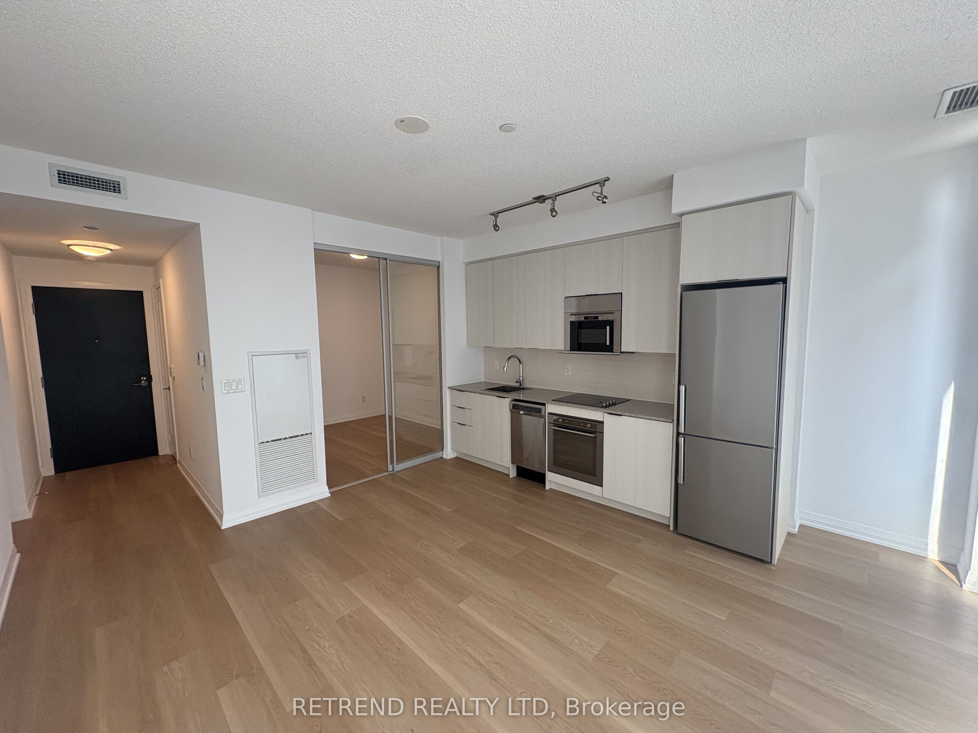 101 Erskine Avenue 308, Toronto, ON M4P 0C5 photo 4