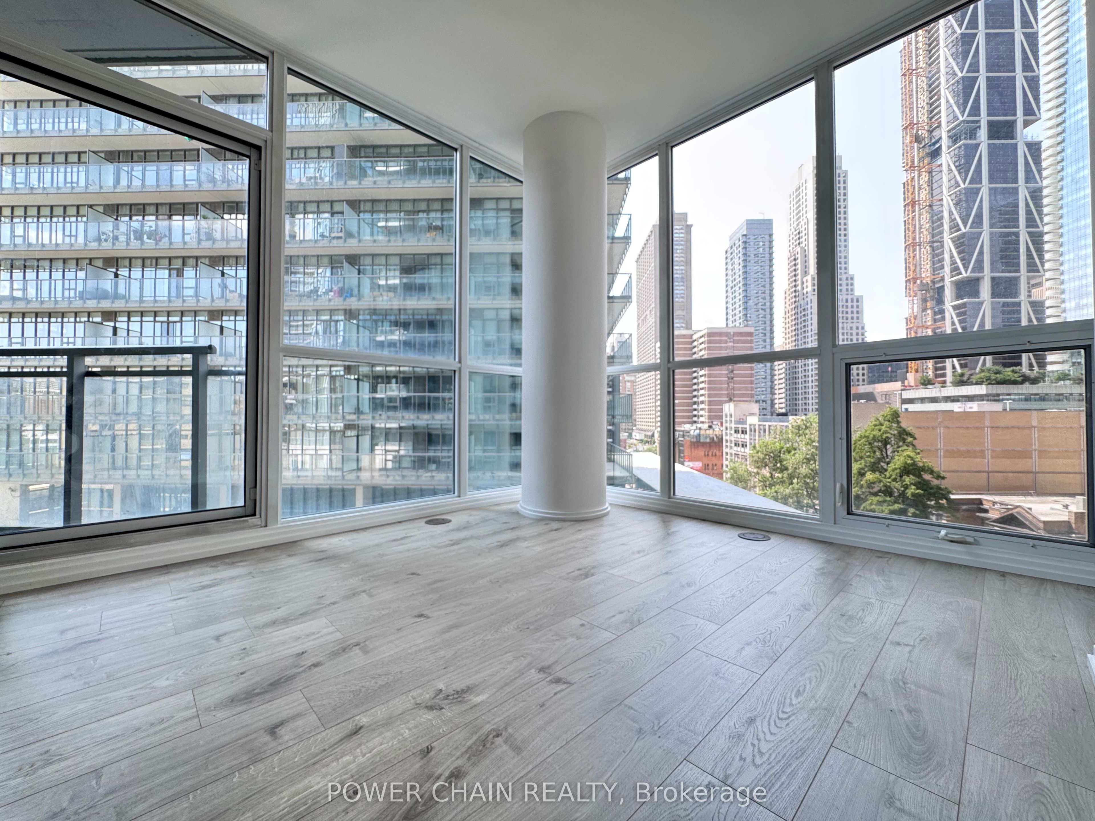 45 Charles Street E 806, Toronto, ON M4Y 0B8 photo 3