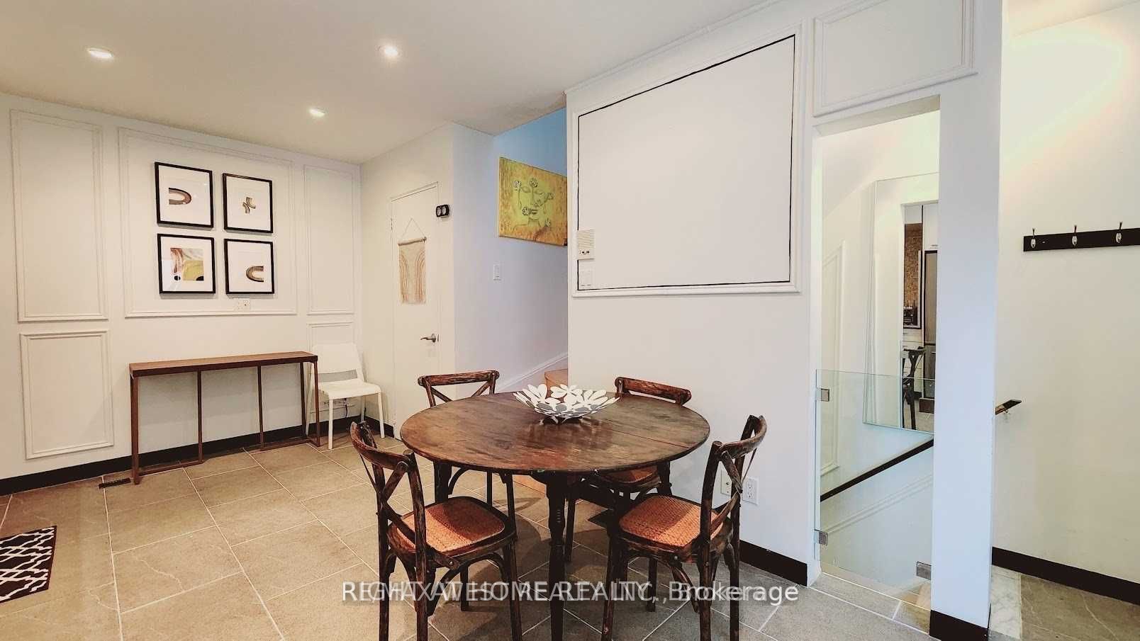 388 Manning Avenue Unit C, Toronto, ON M6G 2V7 photo 4