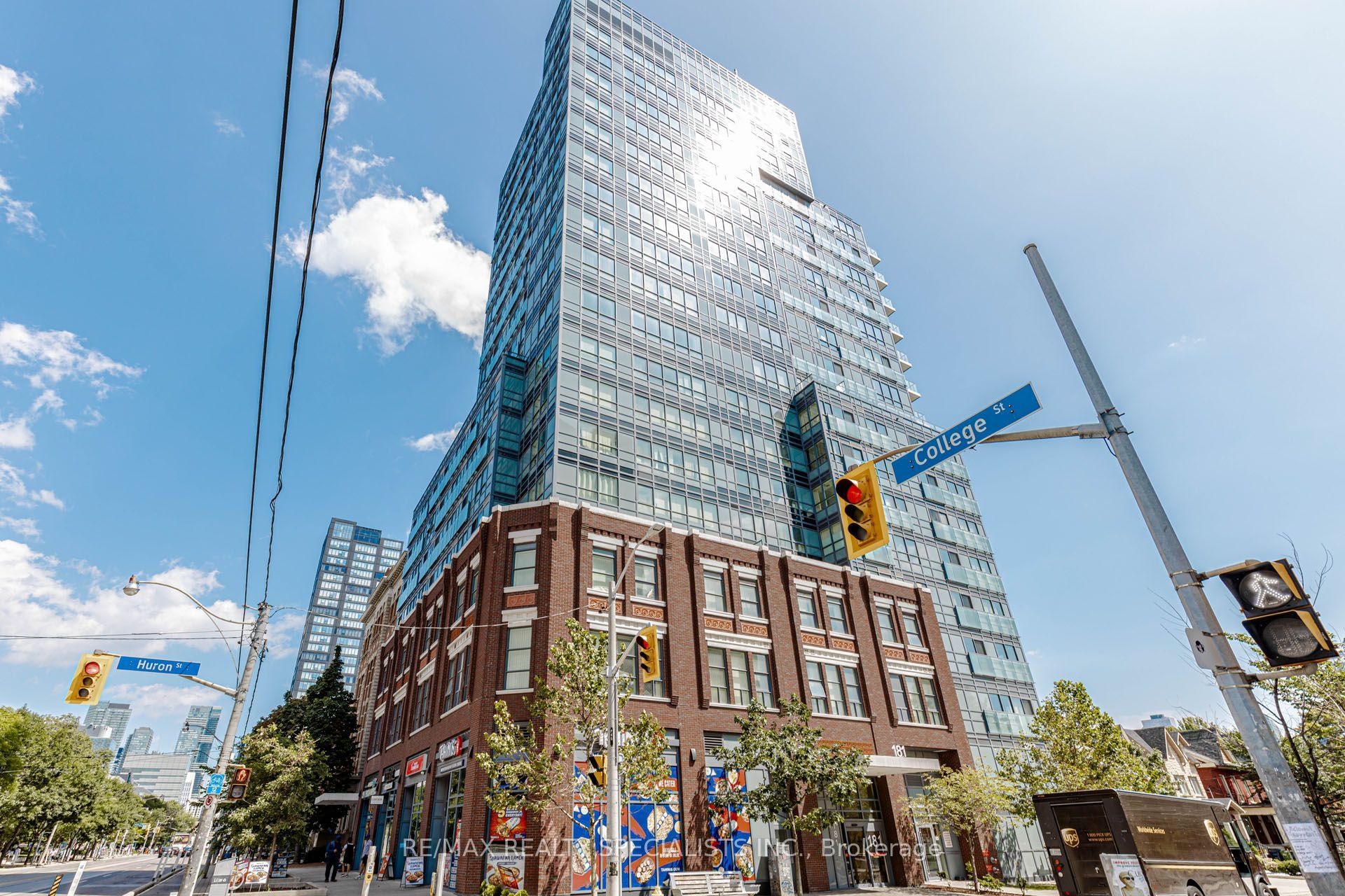 181 Huron Street 604, Toronto, ON M5T 0C1