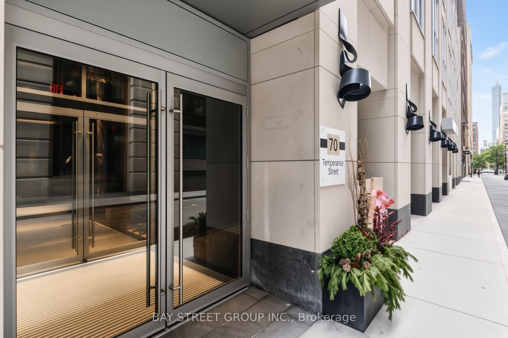 70 Temperance Street 2012, Toronto, ON M5H 0B1 photo 2
