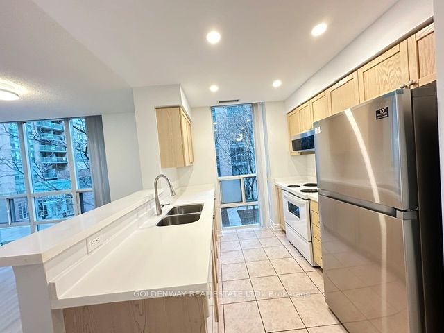 28 Olive Avenue 312, Toronto, ON M2N 4N5 photo 2