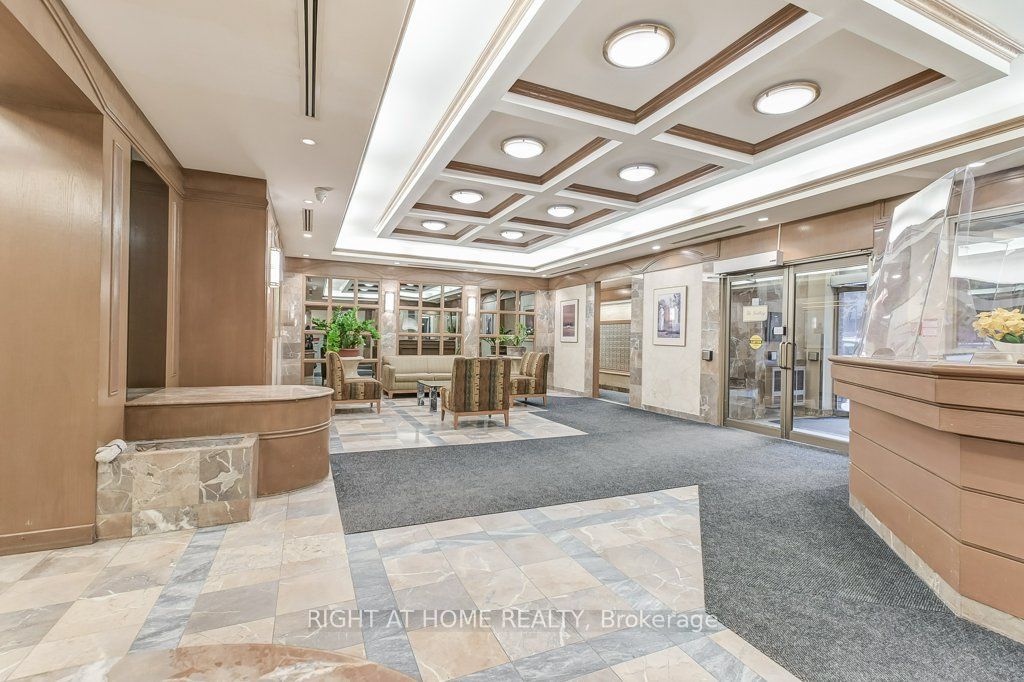 25 Grenville Street PH2, Toronto, ON M4Y 2X5 photo 3