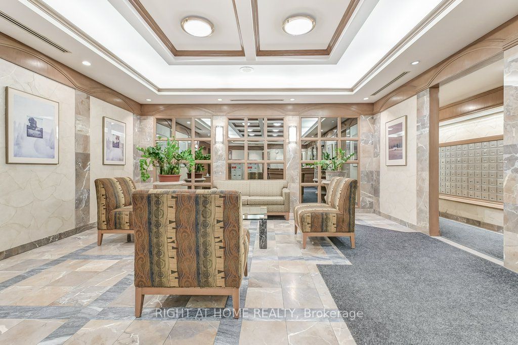 25 Grenville Street PH2, Toronto, ON M4Y 2X5 photo 4