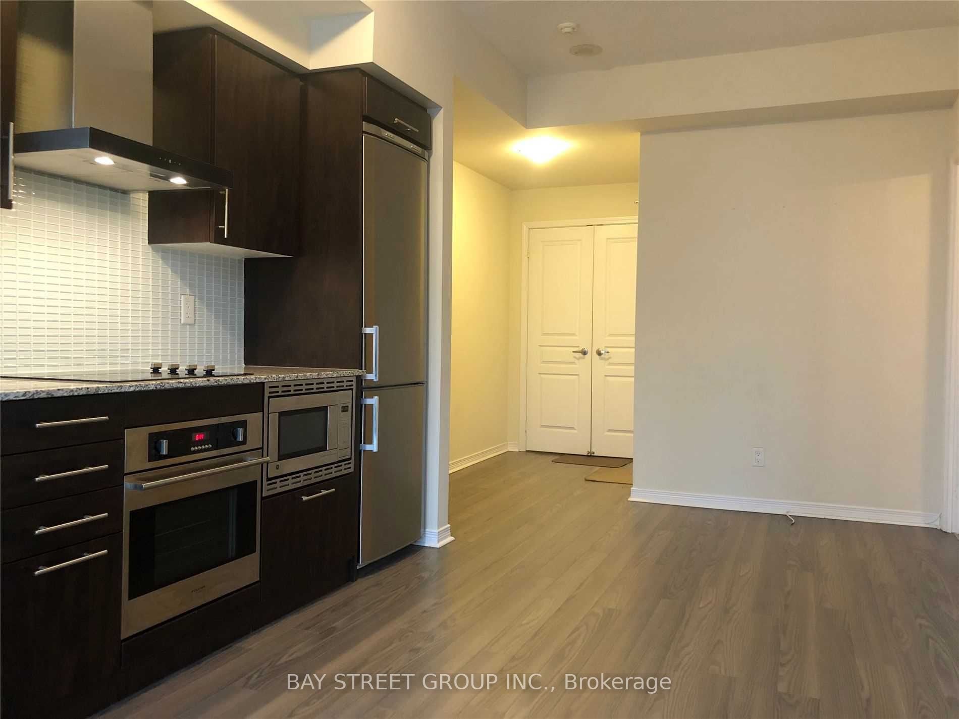 352 Front Street W 2217, Toronto, ON M5V 1B5 photo 4