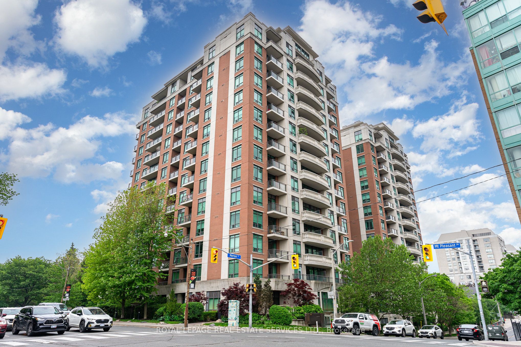 319 Merton Street E 1216, Toronto, ON M4S 1A5