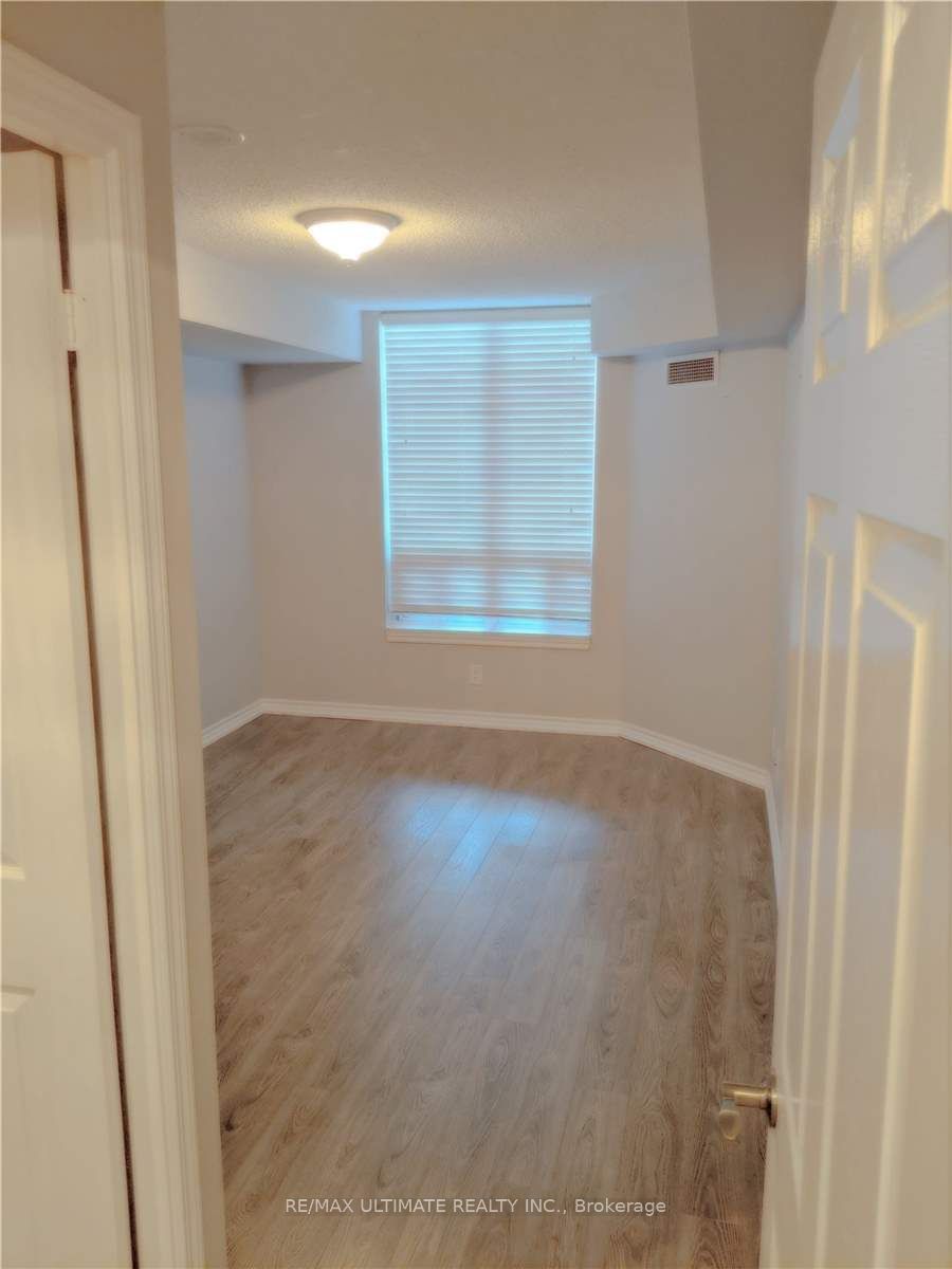 1730 Eglinton Avenue E 202, Toronto, ON M4A 2X9 photo 5