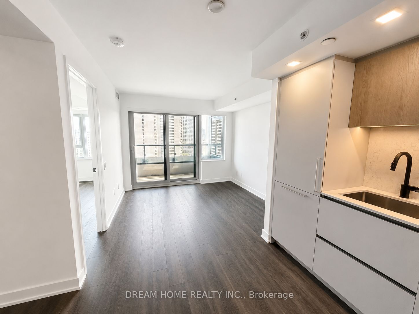 609 Sherbourne Street 1801, Toronto, ON M4X 0A4 photo 3