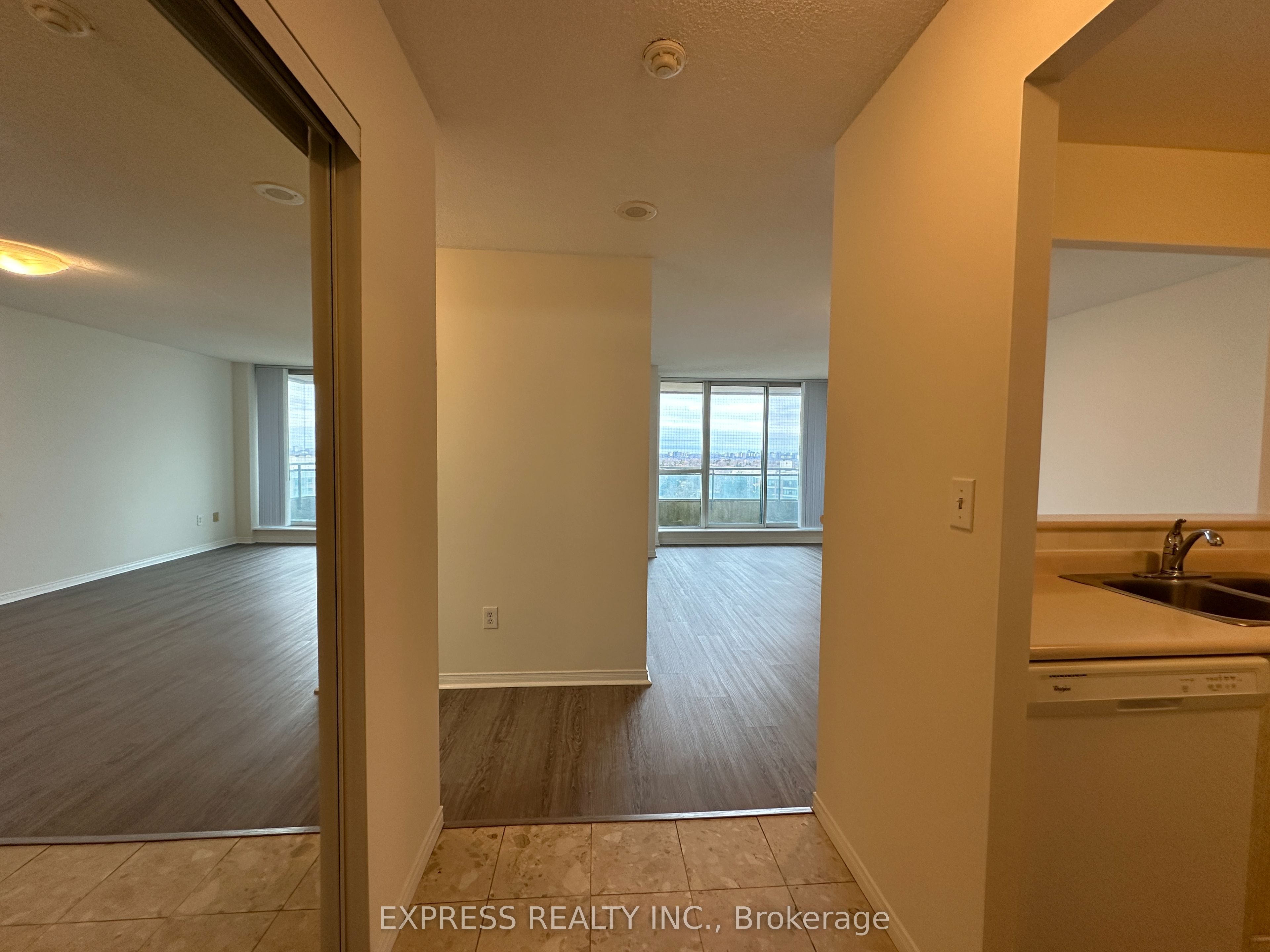 39 Pemberton Avenue Lph12, Toronto, ON M2M 4L6 photo 5