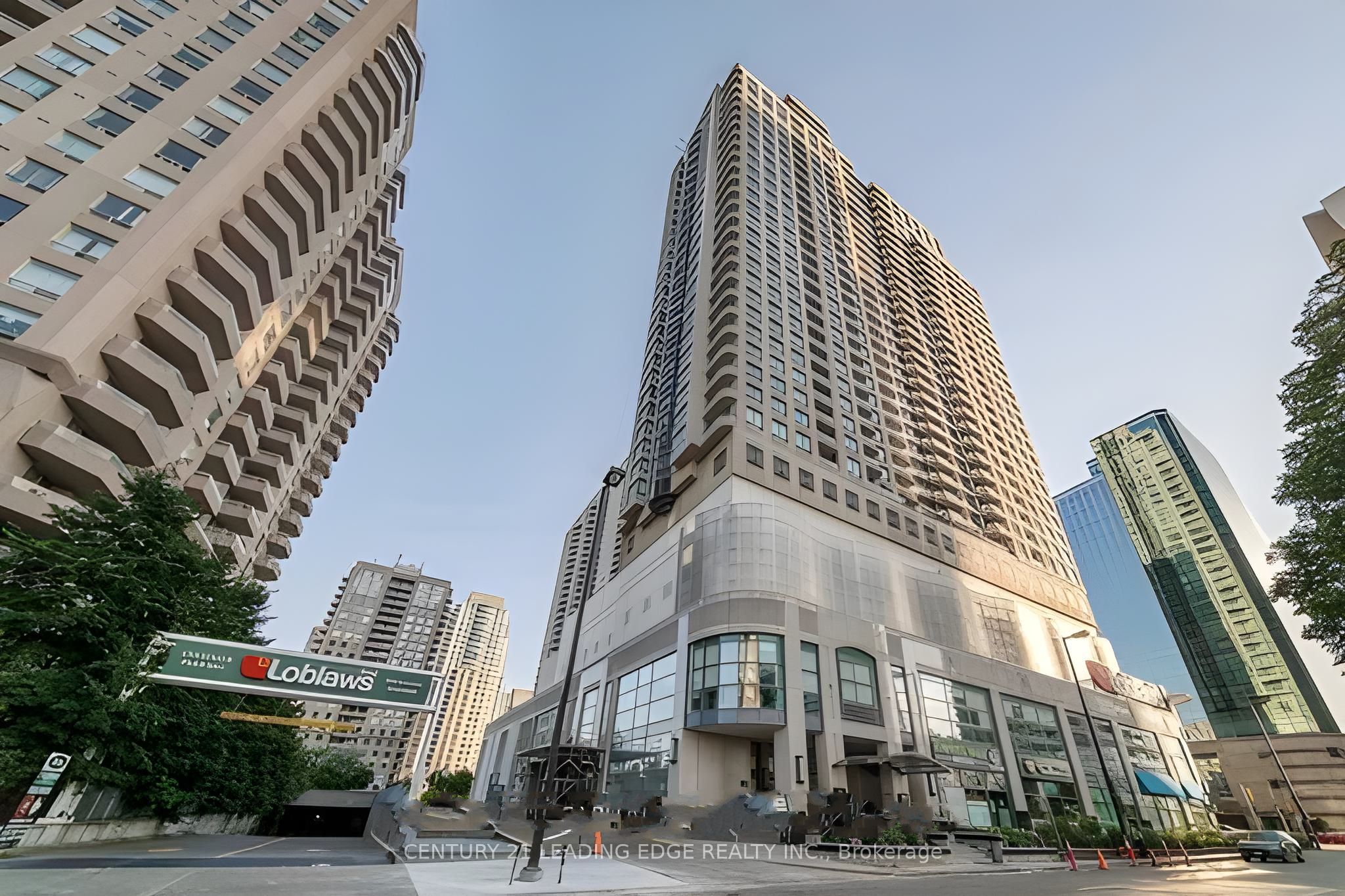 33 Empress Avenue Ph203, Toronto, ON M2N 6Y7