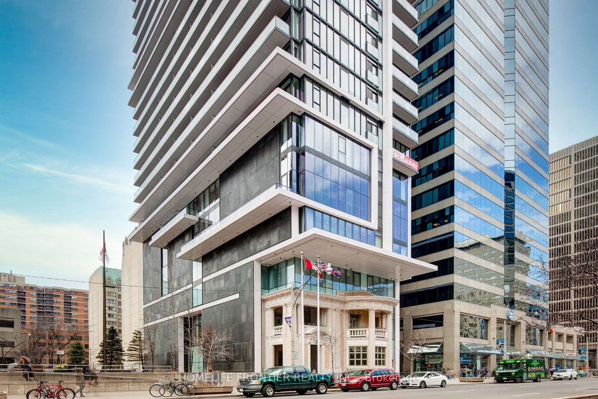 426 University Avenue 1708, Toronto, ON M5G 1S9