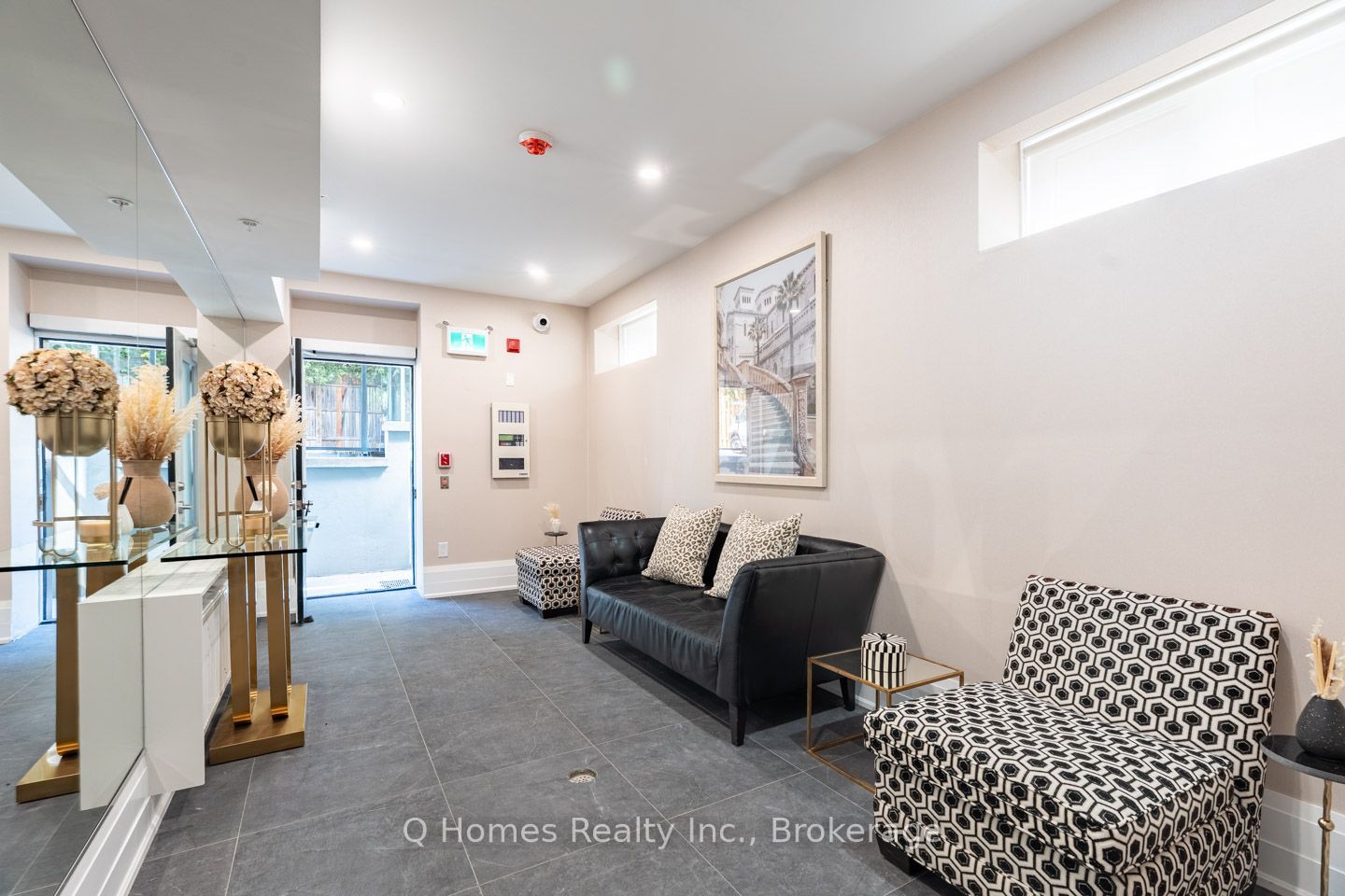 1725 Bathurst Street 101, Toronto, ON M5P 3K4 photo 4