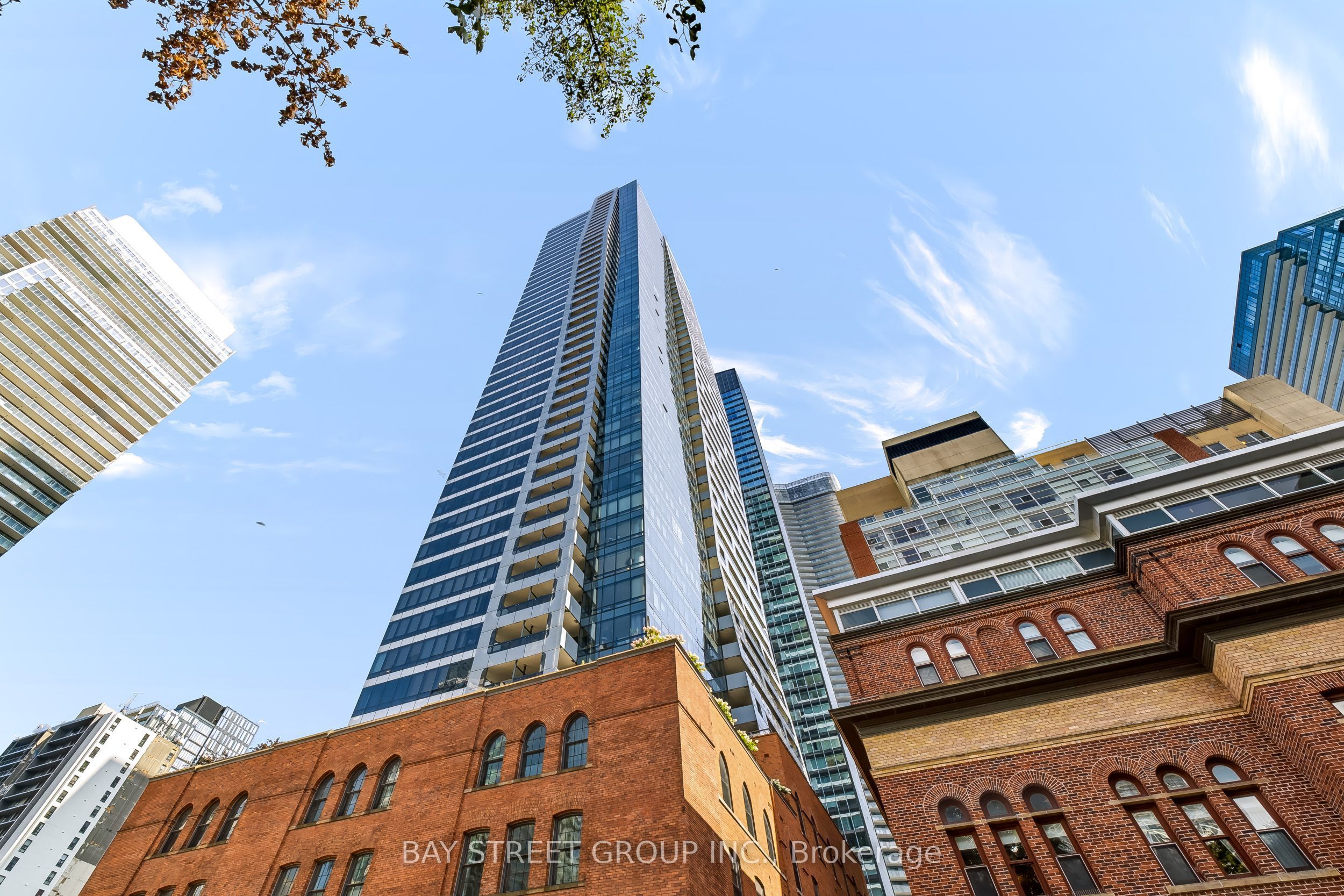 5 St Joseph Street 908, Toronto, ON M4Y 0B6 photo 2