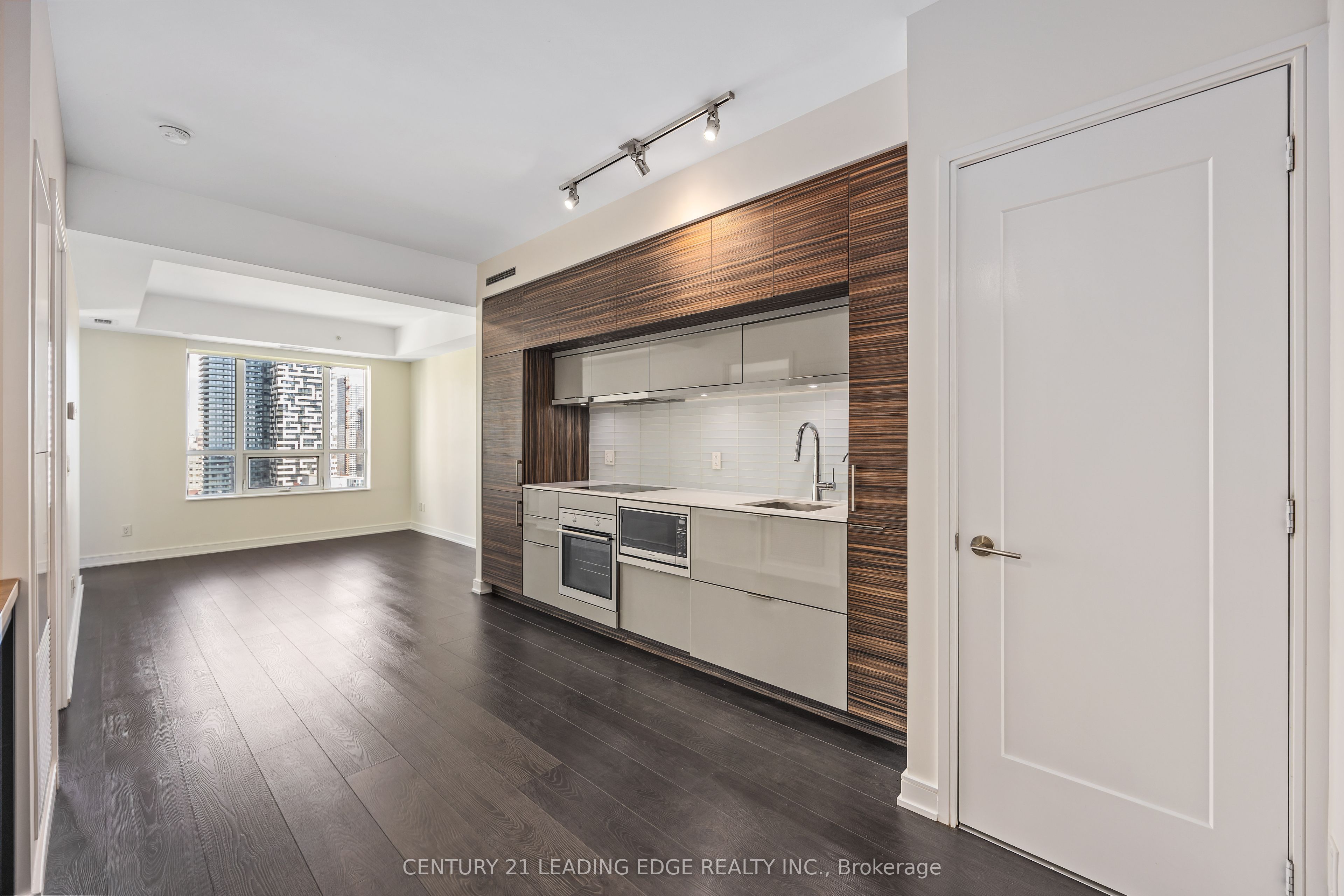 88 Scott Street 2703, Toronto, ON M5E 0A9