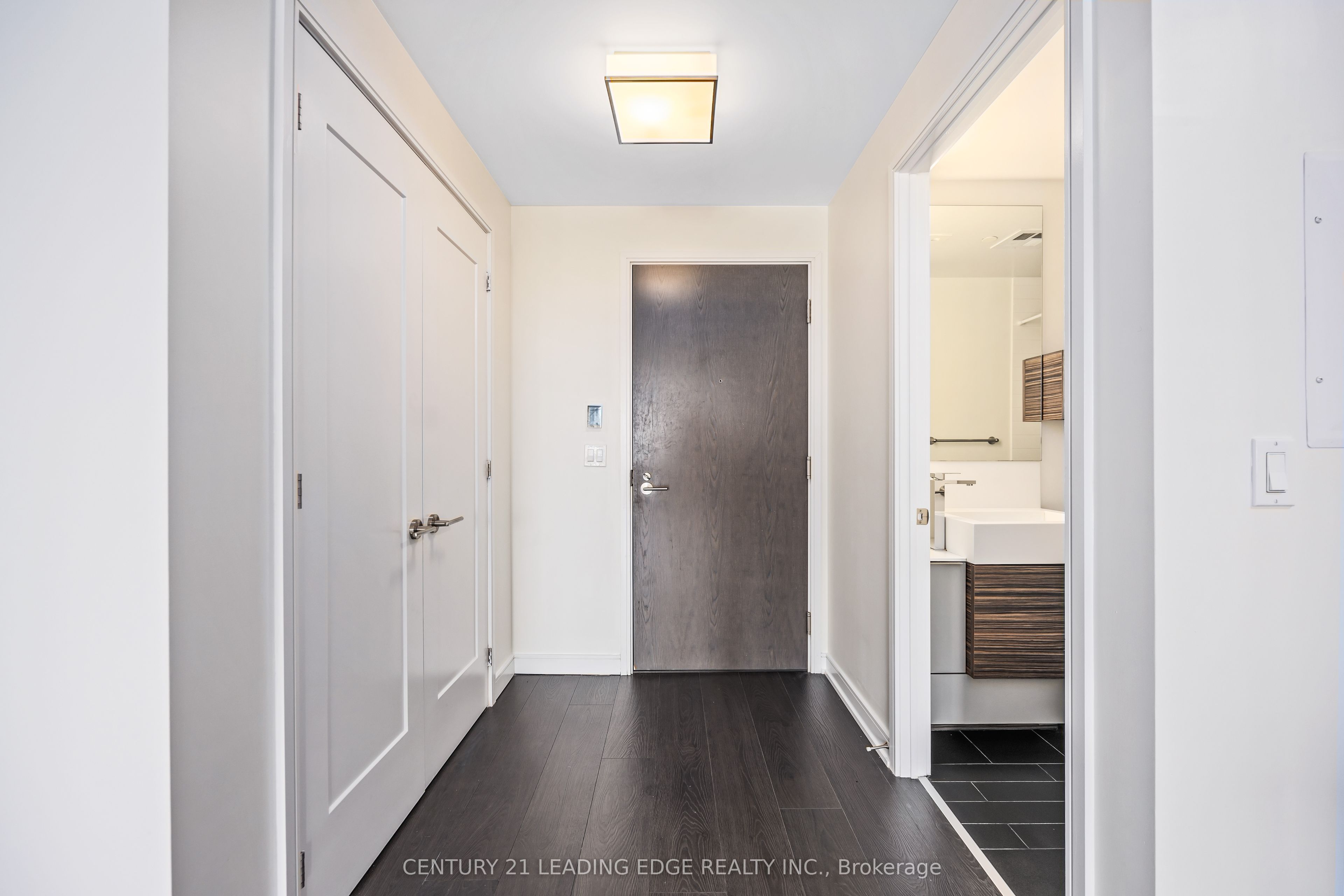 88 Scott Street 2703, Toronto, ON M5E 0A9 photo 5