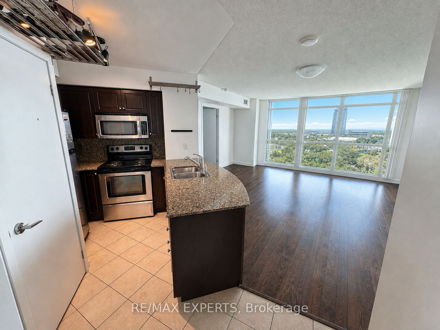 215 Fort York Boulevard 1605, Toronto, ON M5V 4A2 photo 5