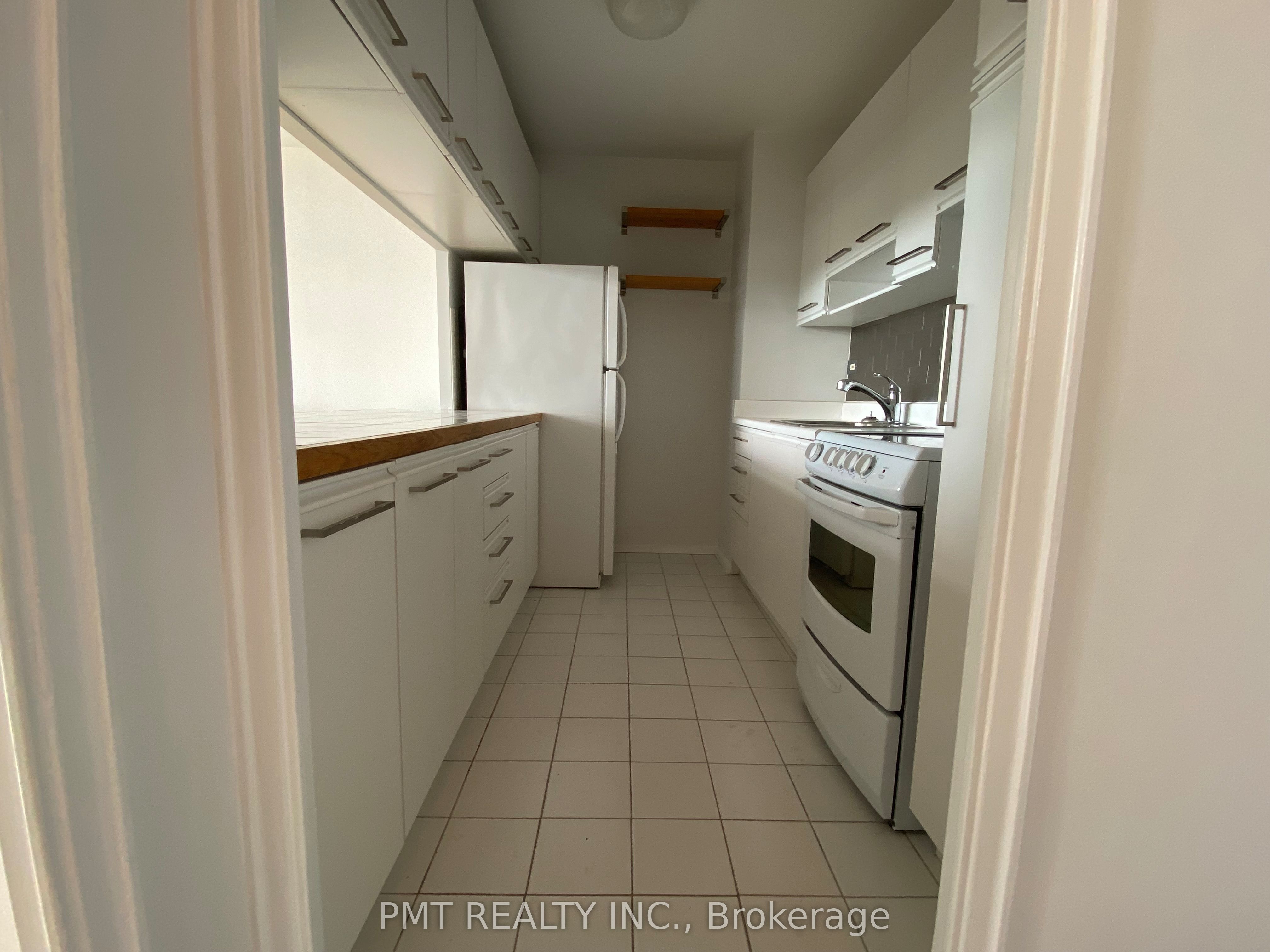 580 Christie Street 606, Toronto, ON M6G 3E3 photo 3