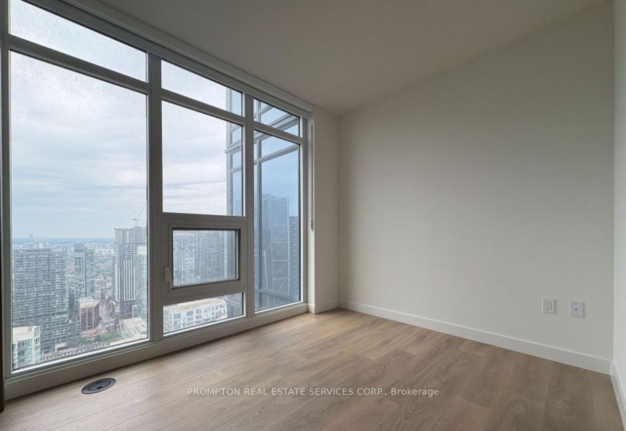 1 Concord Cityplace Way 5111, Toronto, ON M5V 0X3 photo 4