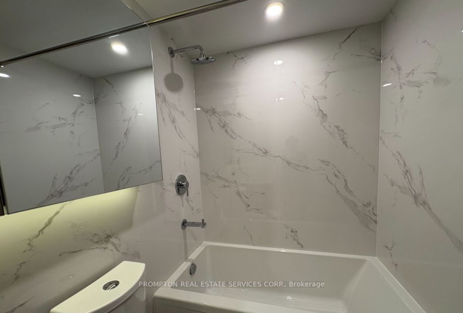 1 Concord Cityplace Way 5111, Toronto, ON M5V 0X3 photo 5