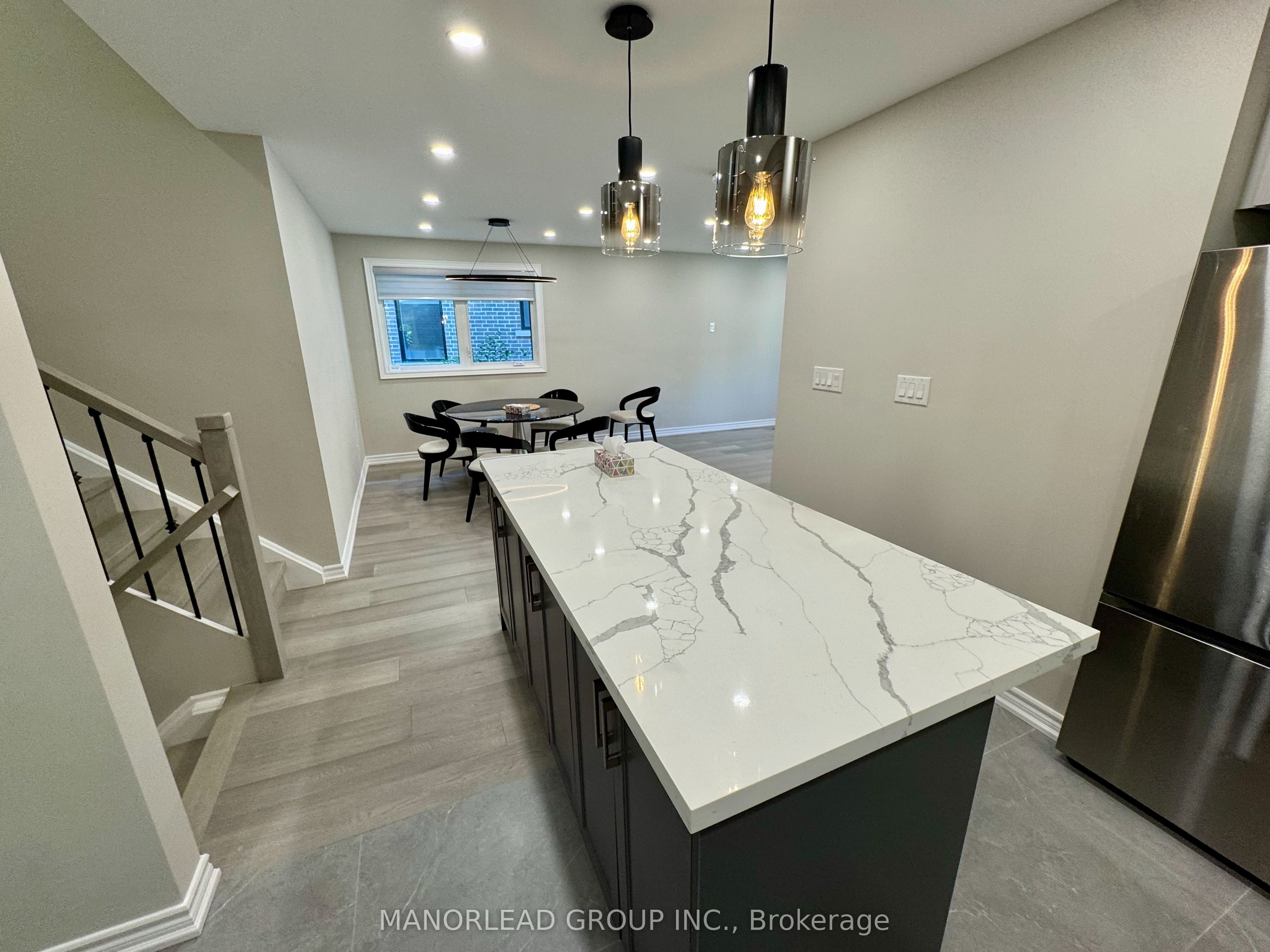 19 Waring Court Upper, Toronto, ON M2N 4G6 photo 5