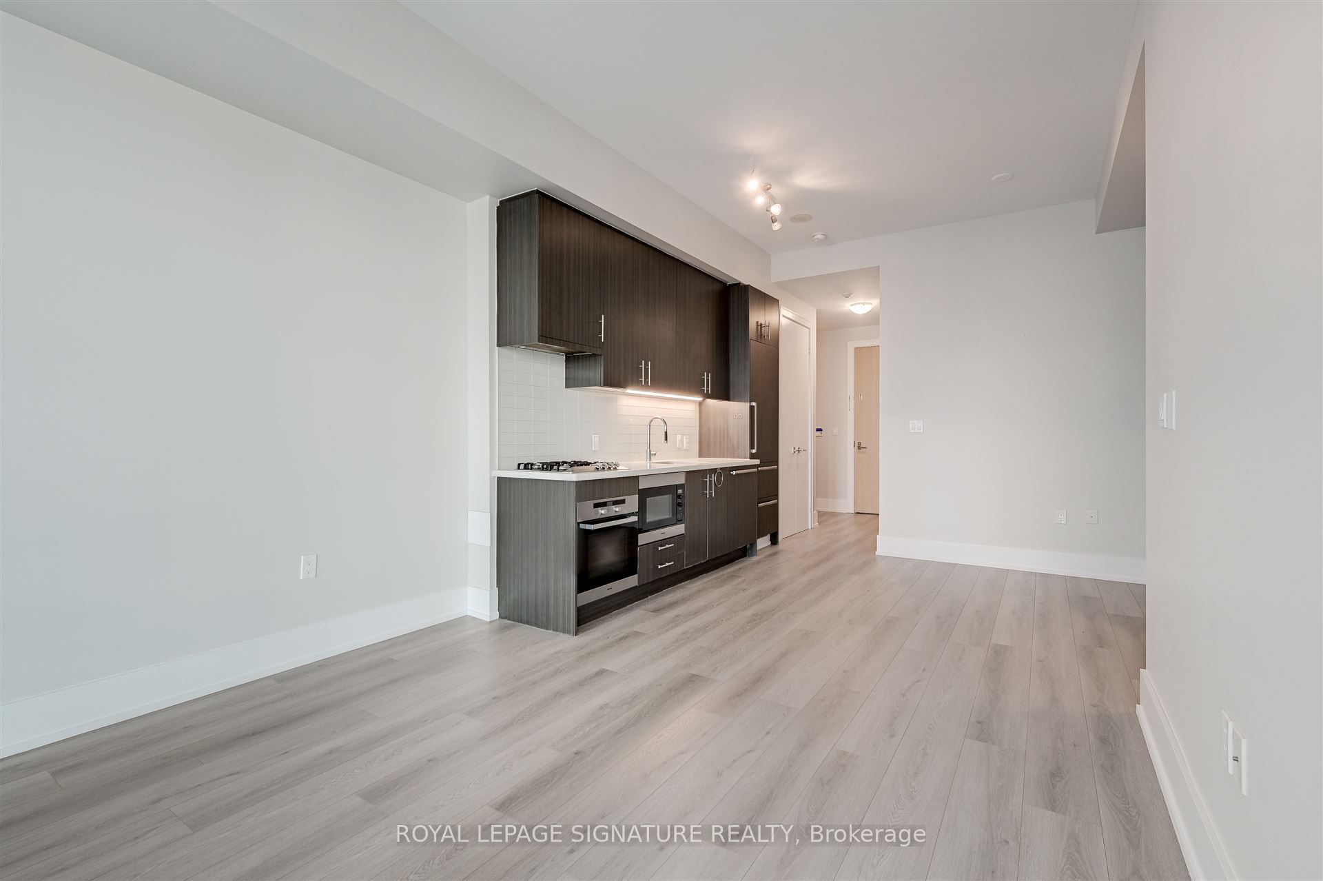 29 Queens Quay E 424, Toronto, ON M5E 0A4 photo 2