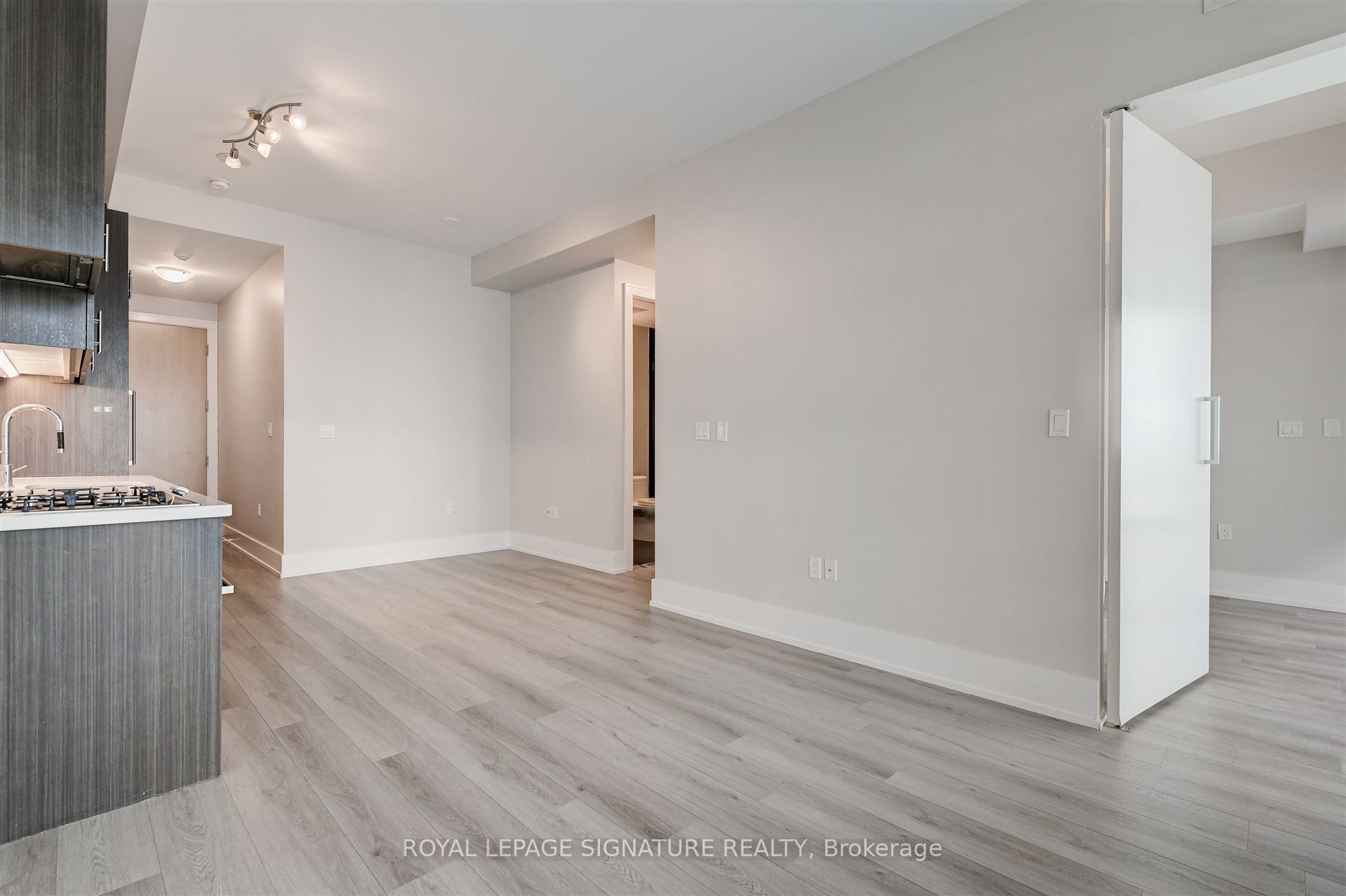 29 Queens Quay E 424, Toronto, ON M5E 0A4 photo 5