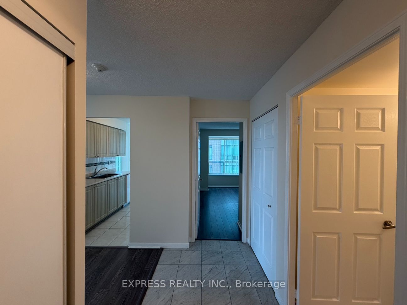 39 Pemberton Avenue PH11, Toronto, ON M2M 4L6