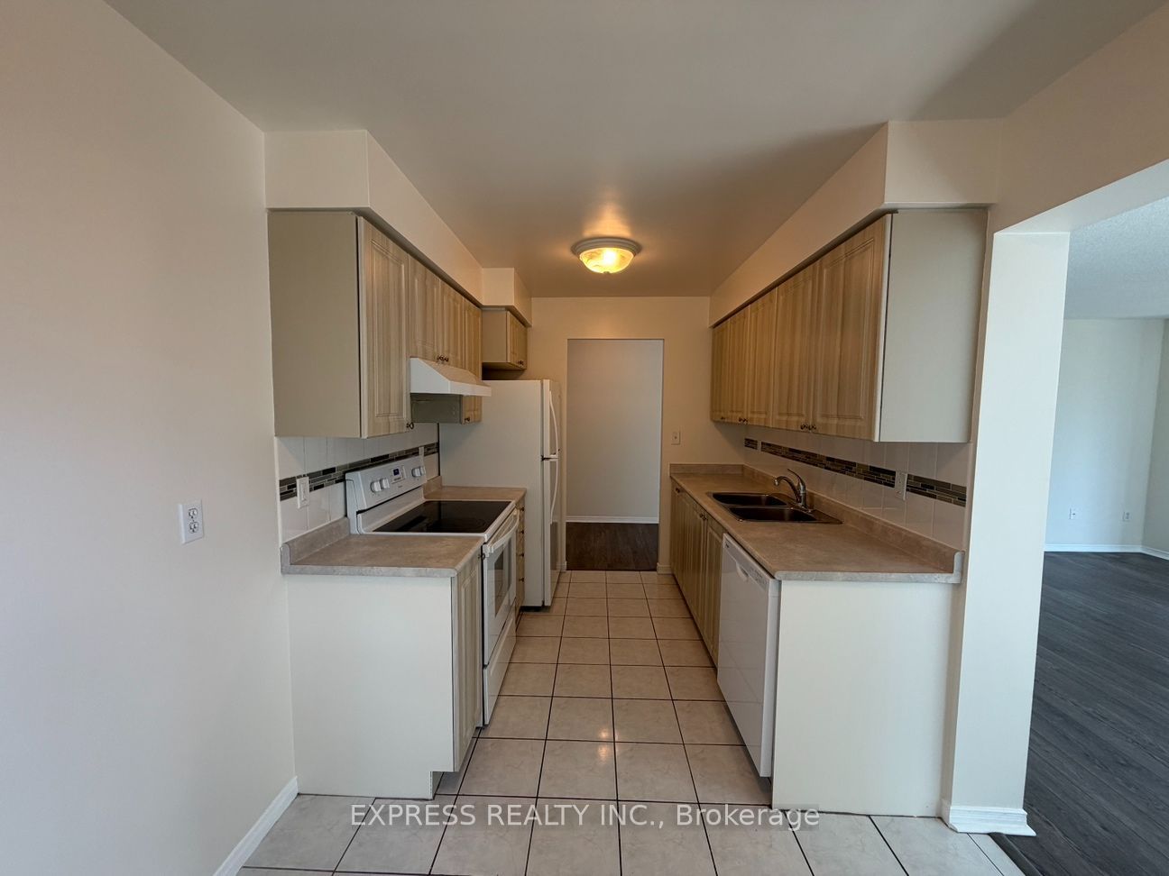 39 Pemberton Avenue PH11, Toronto, ON M2M 4L6 photo 3