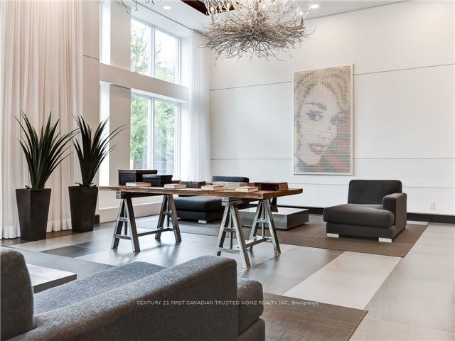 83 Redpath Avenue 903, Toronto, ON M4S 0A2 photo 5