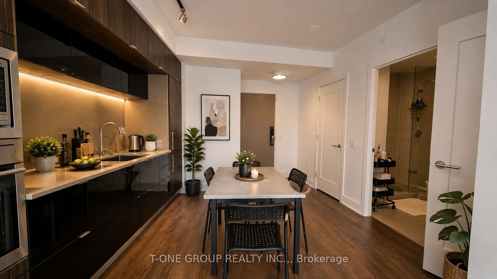 10 York Street 5209, Toronto, ON M5J 0E1 photo 4