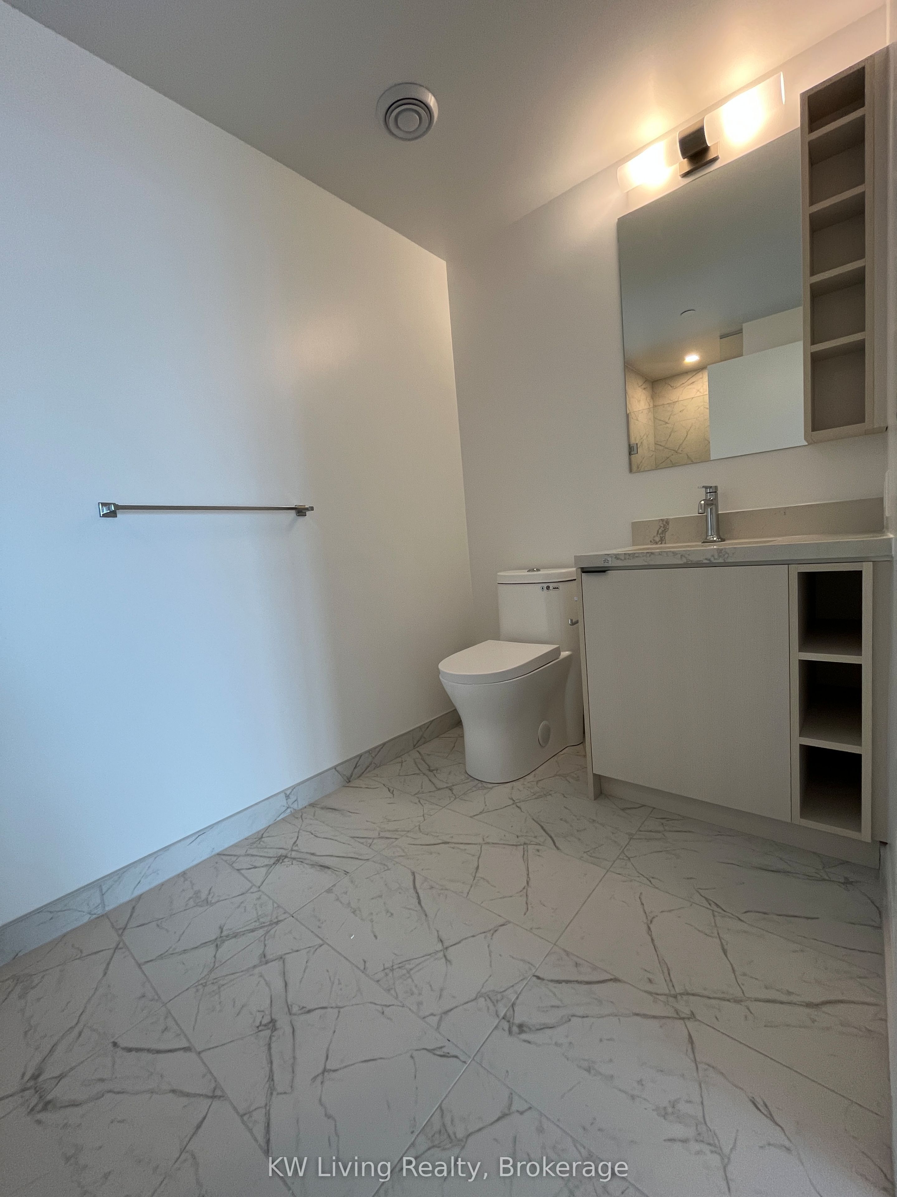 252 Church Street 5711, Toronto, ON M5B 0E6 photo 3