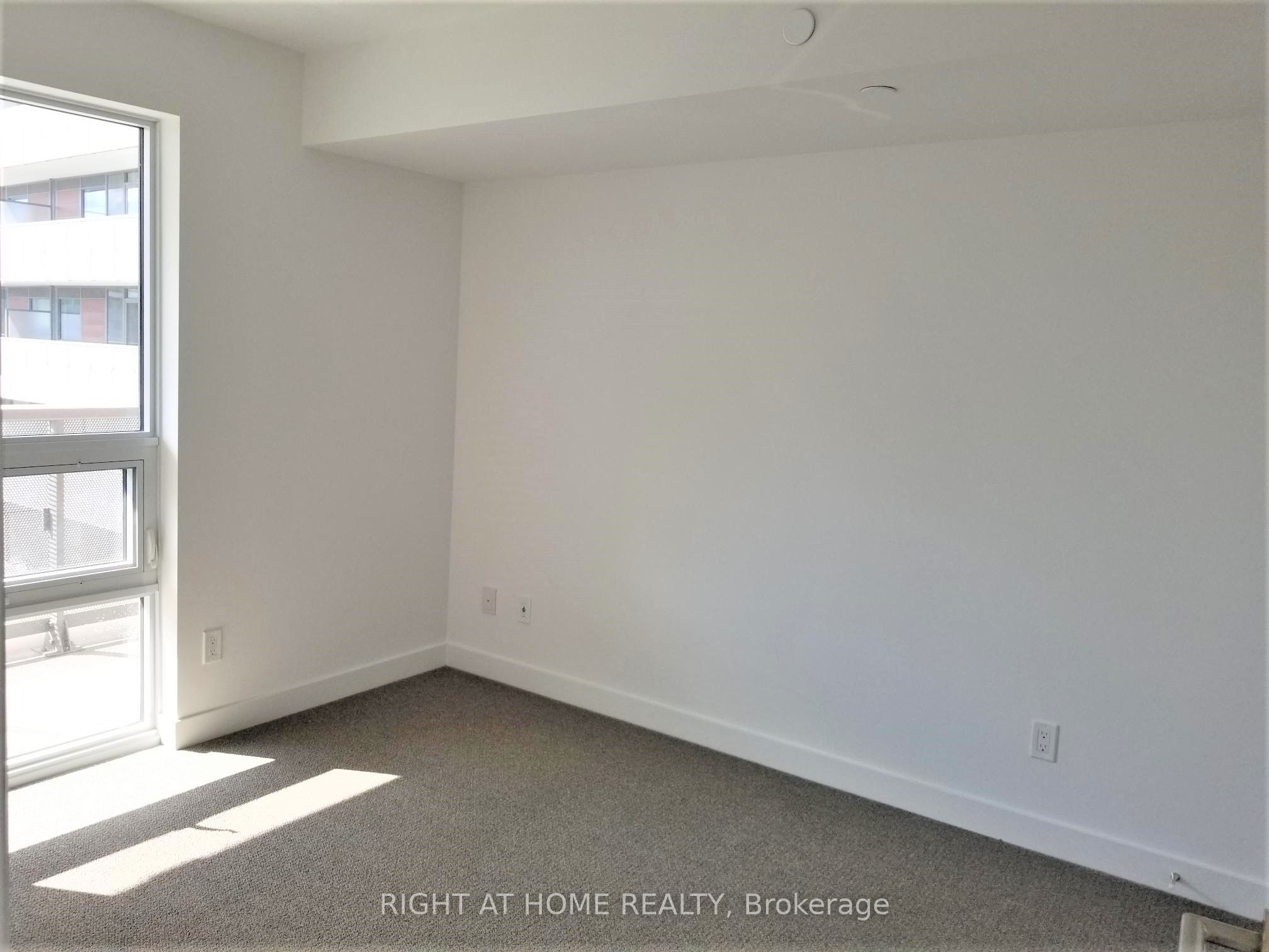 120 Varna Drive 525, Toronto, ON M6A 0B3 photo 5