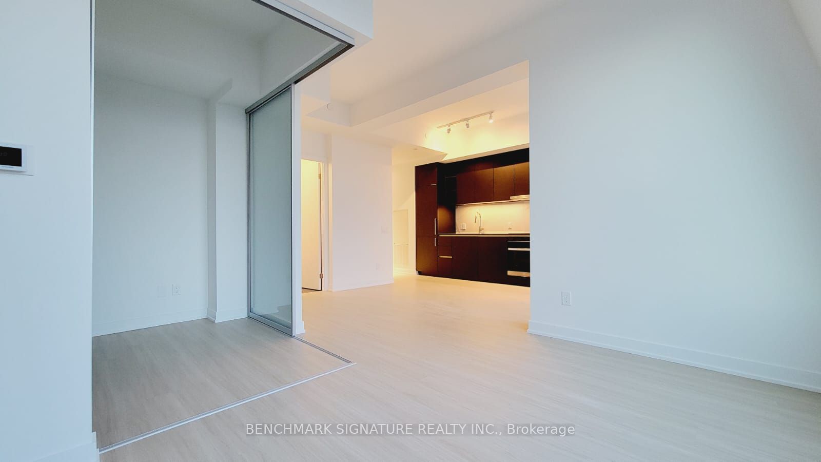 8 Wellesley Street W 6007, Toronto, ON M4Y 0J5 photo 4