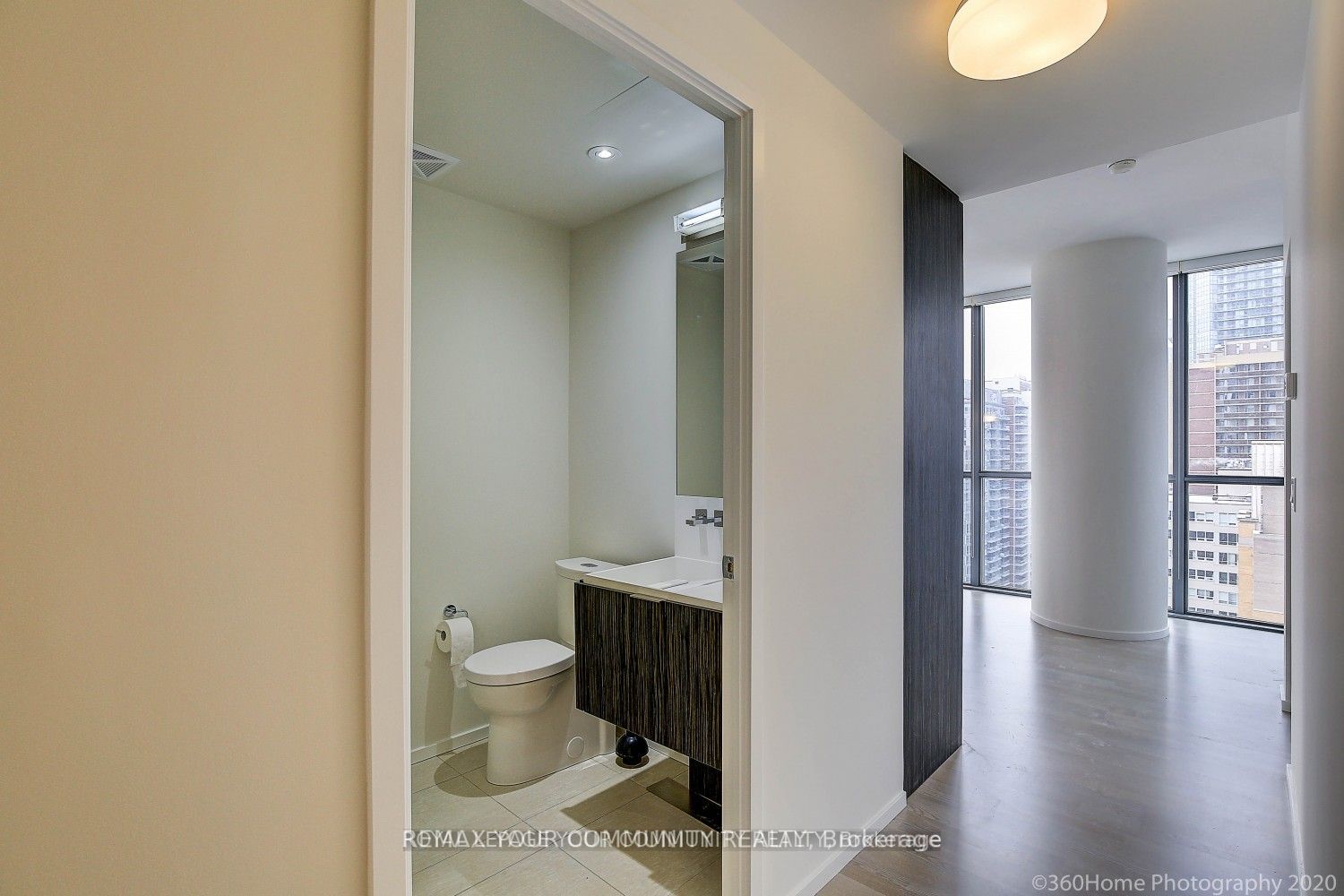 101 Charles Street 1604, Toronto, ON M4Y 0A9 photo 3