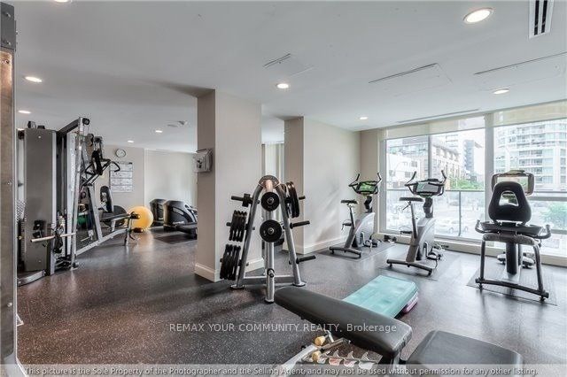 825 Church Street 2101, Toronto, ON M4W 3Z4 photo 3