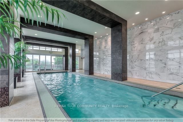 825 Church Street 2101, Toronto, ON M4W 3Z4 photo 4