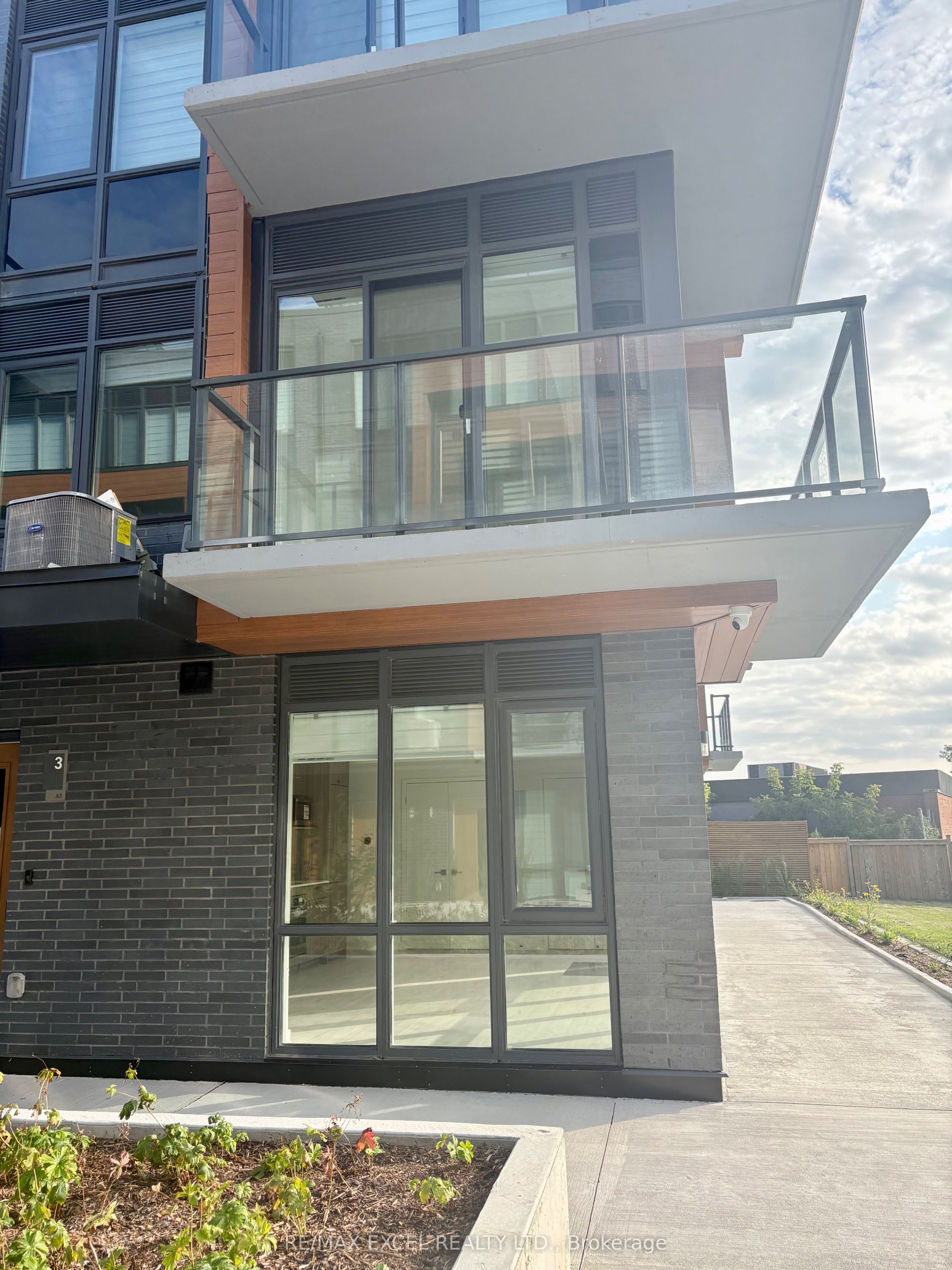 75 Curlew Drive 2, Toronto, ON M3A 0A9 photo 3
