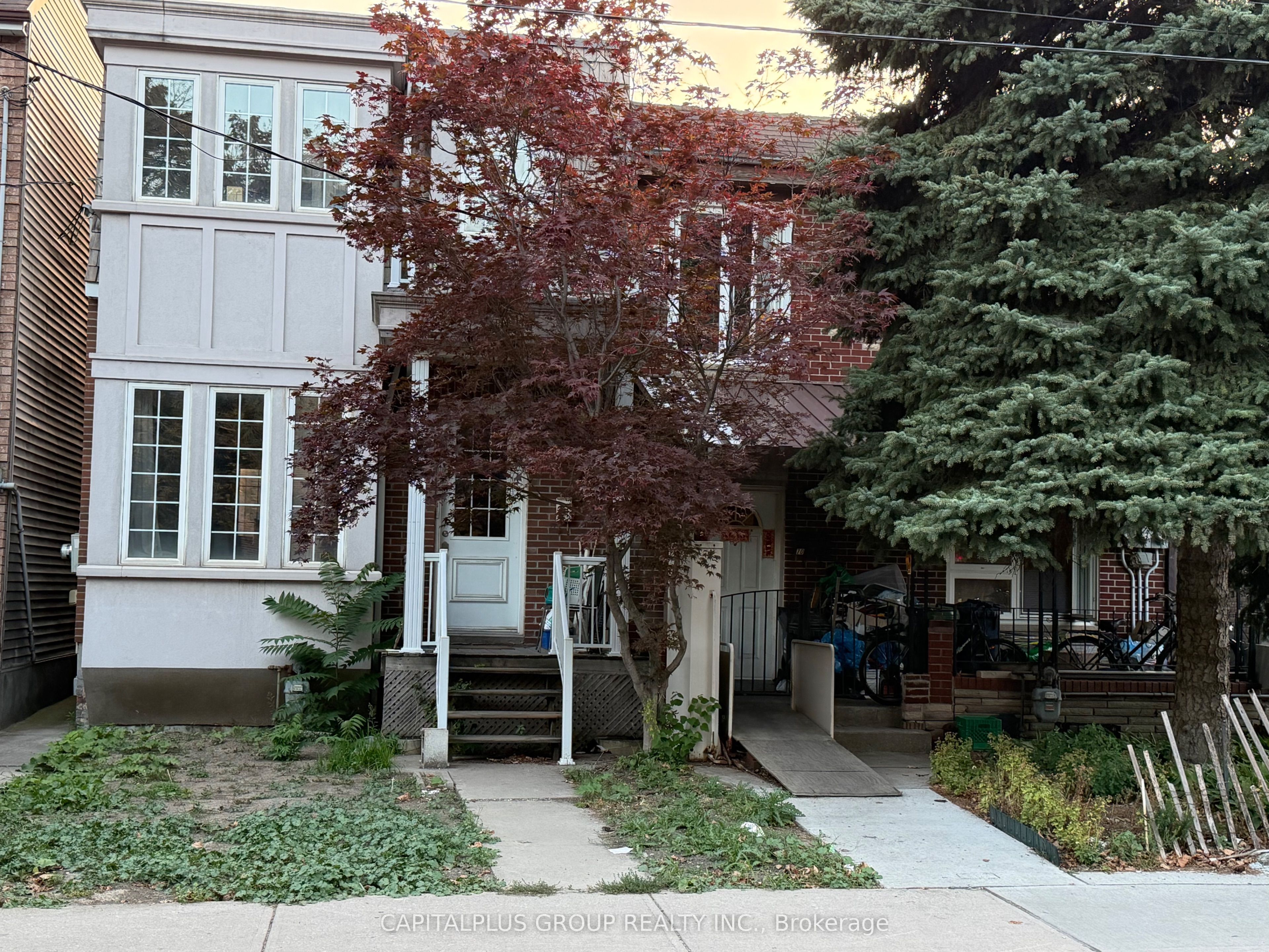 68 Lippincott Street, Toronto, ON M5T 2R5