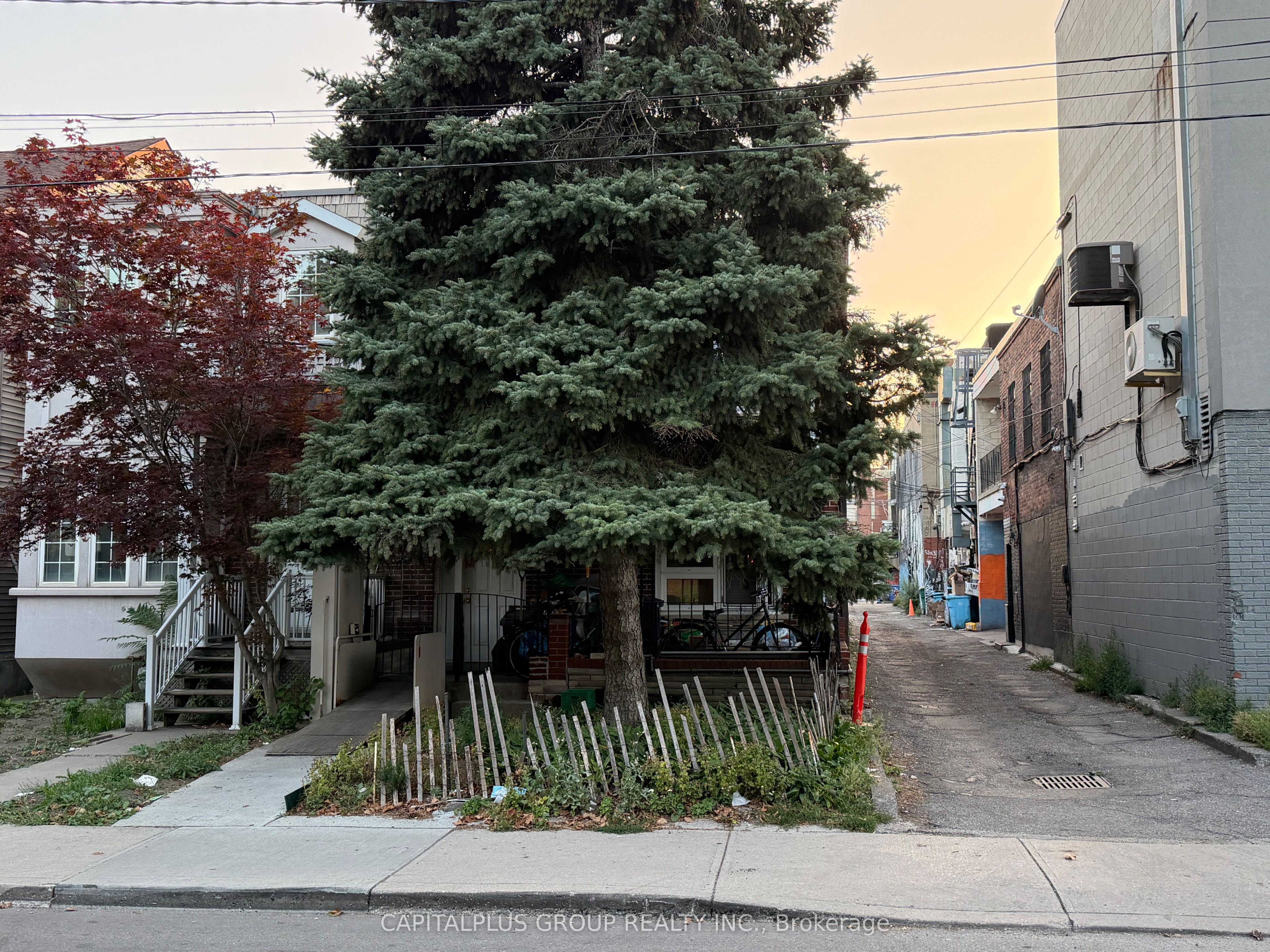 68 Lippincott Street, Toronto, ON M5T 2R5 photo 5